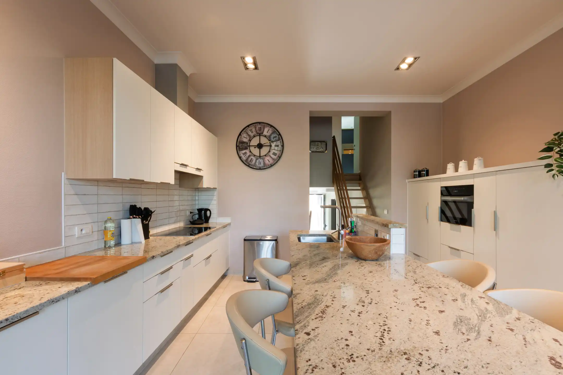 ANTWERPEN CENTRUM - Ruim appartement op de Groenplaats foto 4