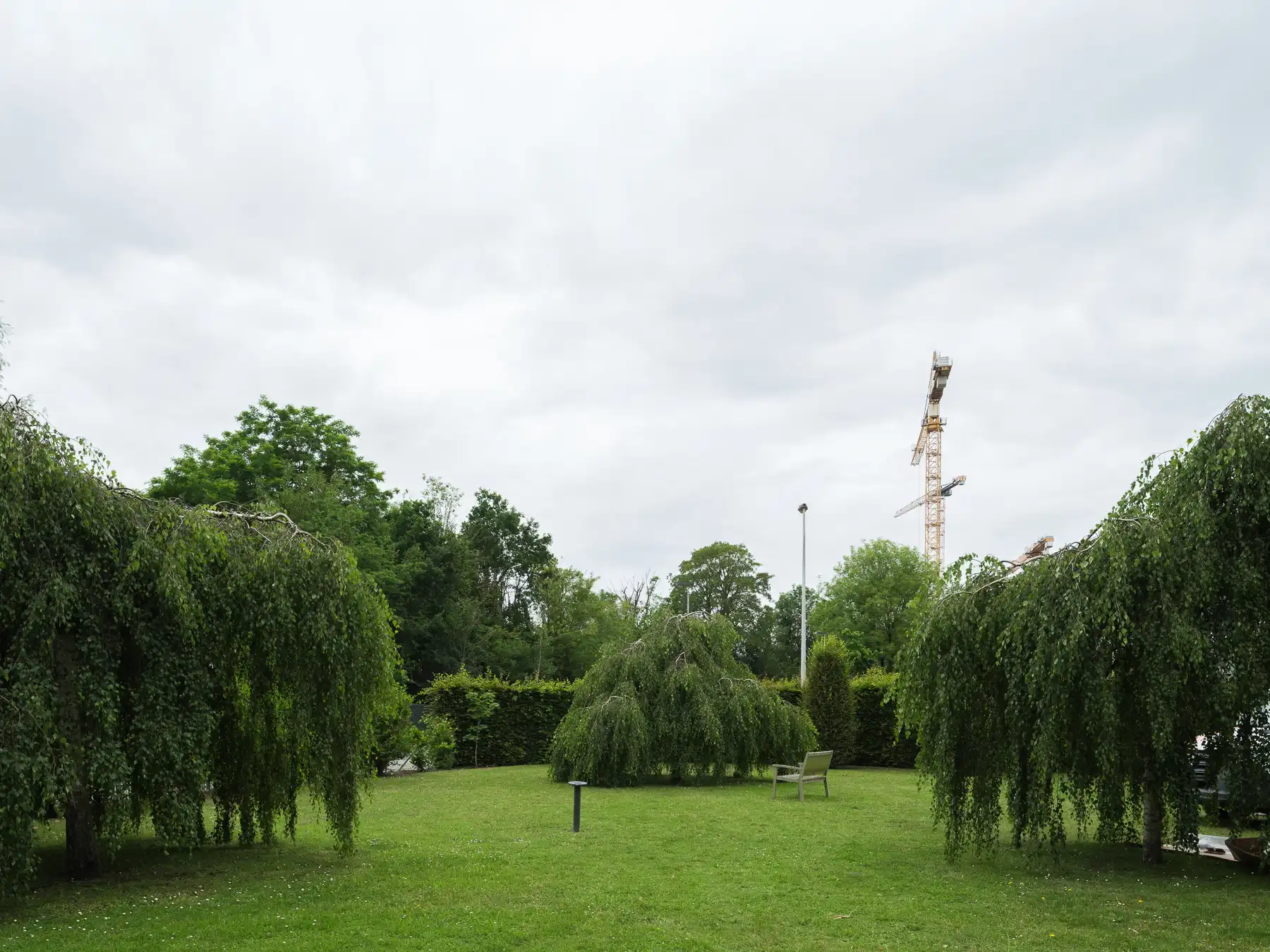 Lichtrijk appartement met privétuin foto 9
