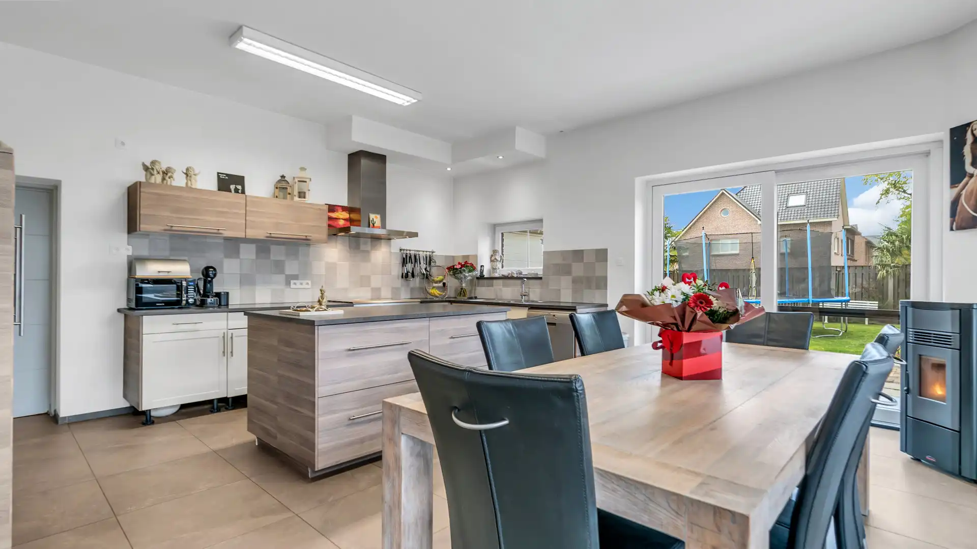 Gerenoveerde woning met handelspand te Dilsen-Stokkem foto 12