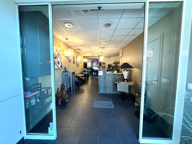 Interessant en multifunctioneel handelspand in het centrum van Evergem foto 2