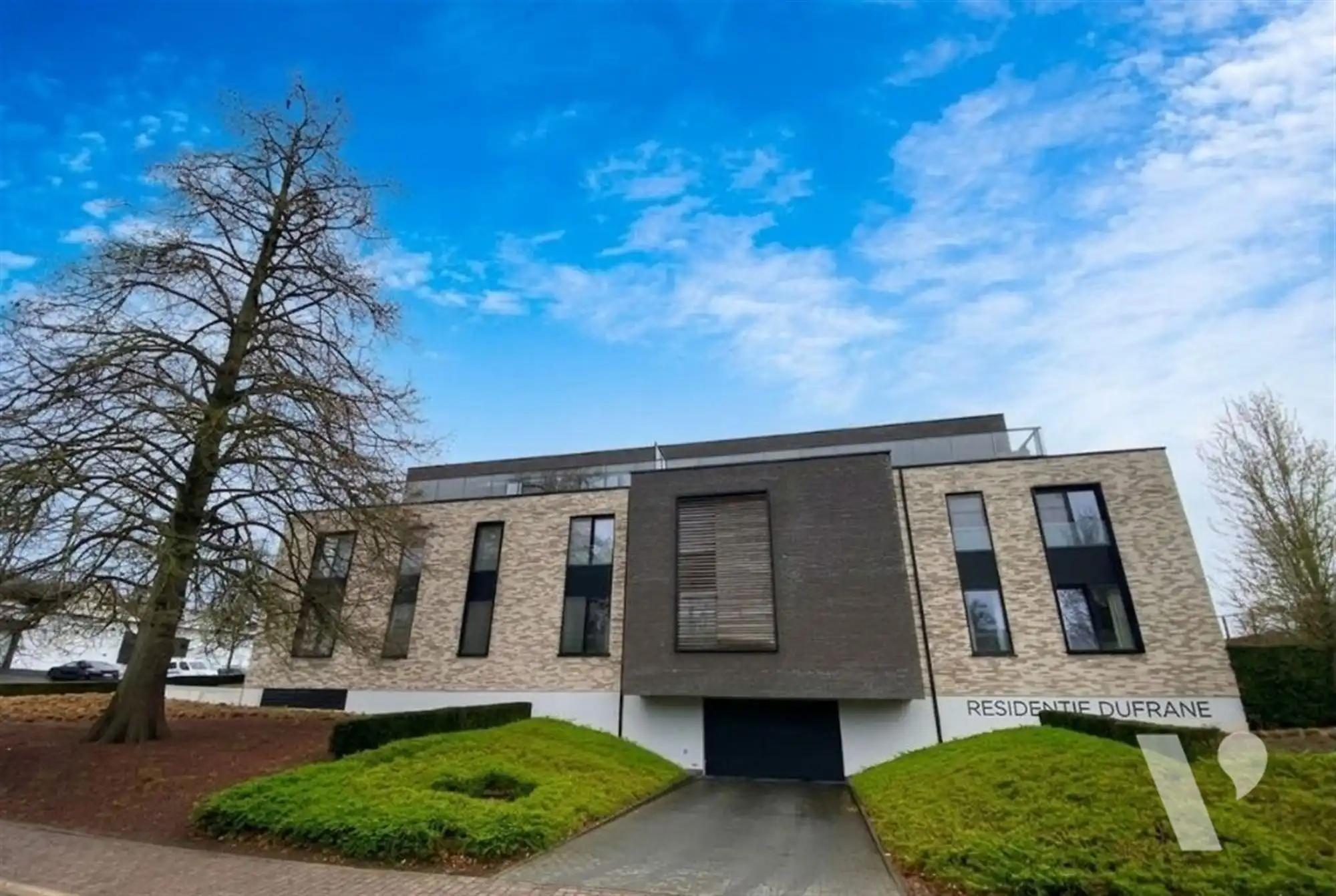 Prachtig moderne penthouse met 2 terrassen foto {{pictureIndex}}