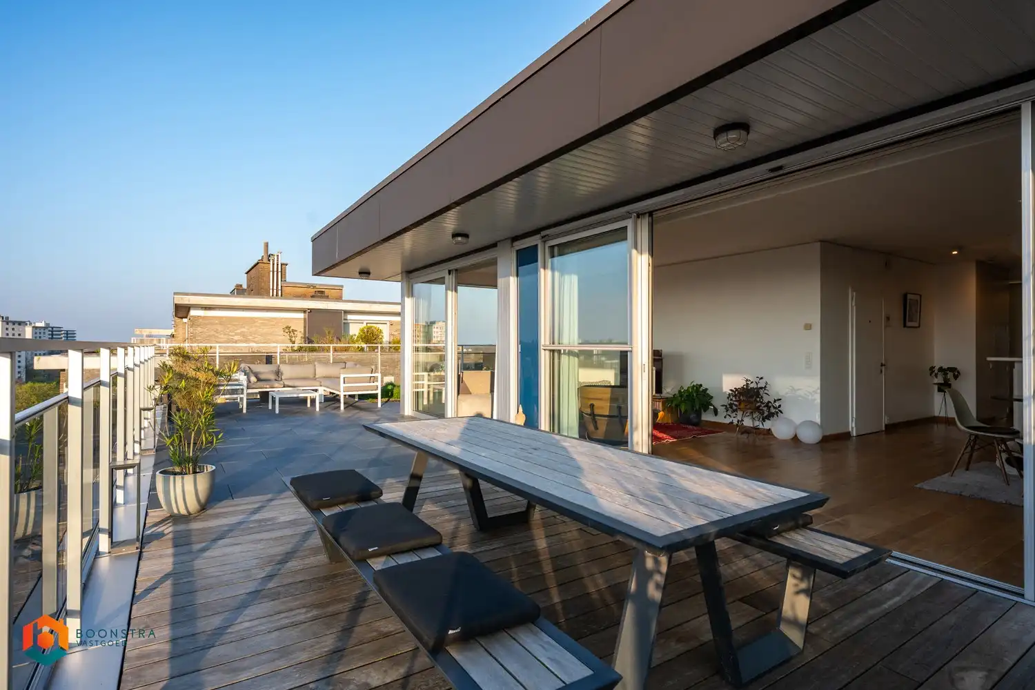 Exclusieve penthouse met 3 slpkrs, zéér riant terras (115 m²) en 2 autostaanplaatsen foto 18