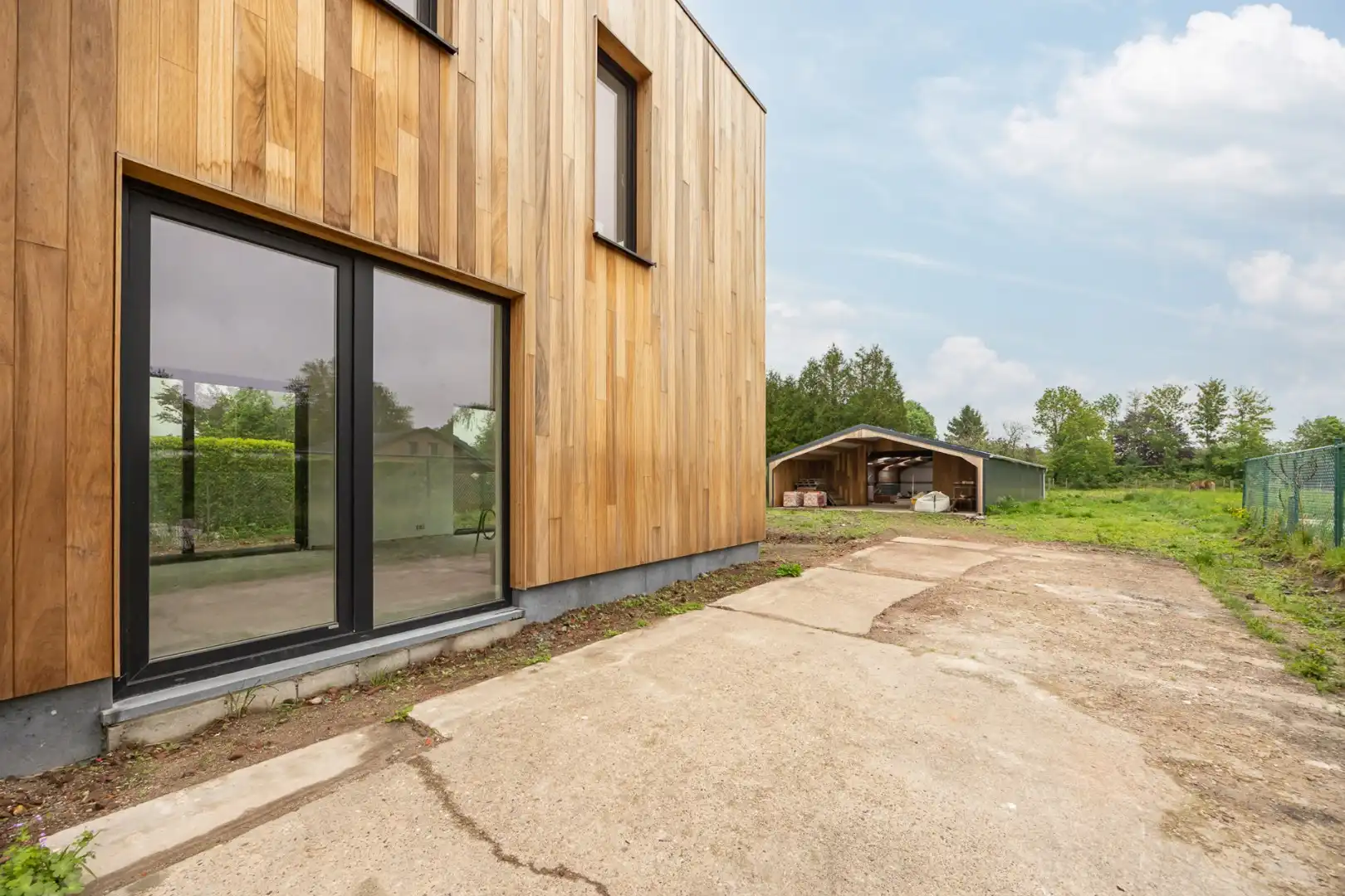 Vernieuwbouwwoning met ruim nieuwbouwmagazijn van 155 m² foto 30