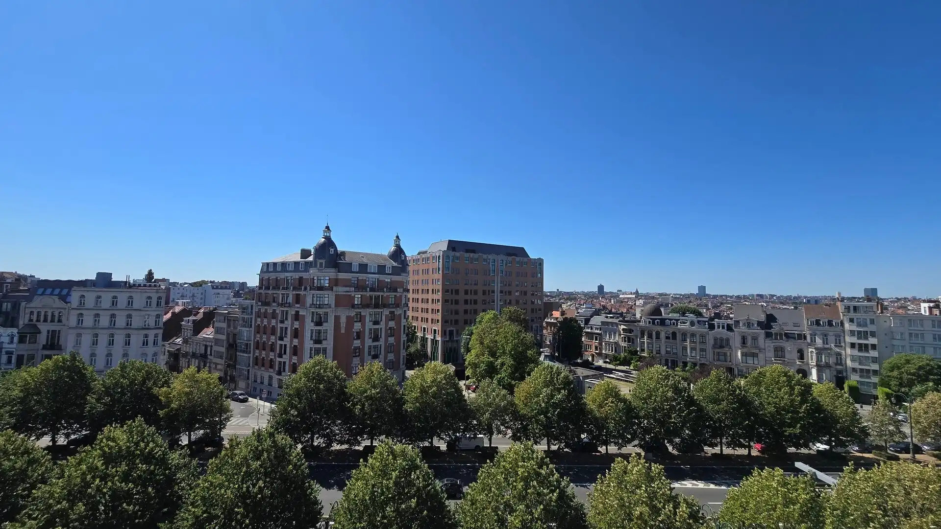 Instapklare kantoorruimte van 241 m²  in Brussel. foto 10