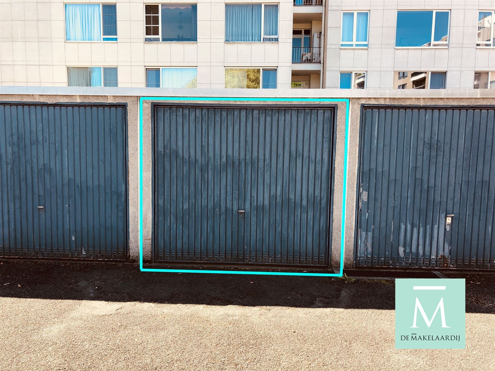 Centraal gelegen garagebox evenals twee ondergrondse autostaanplaatsen te koop:  foto 2
