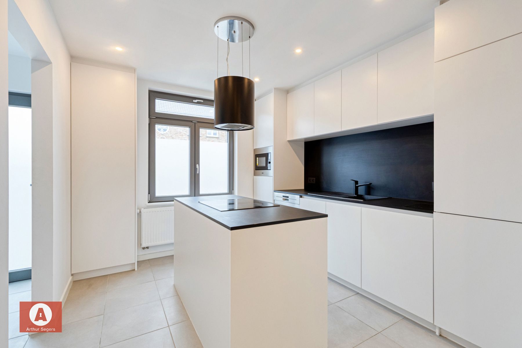 Energiezuinige & hedendaagse starters-woning met terras. foto 8