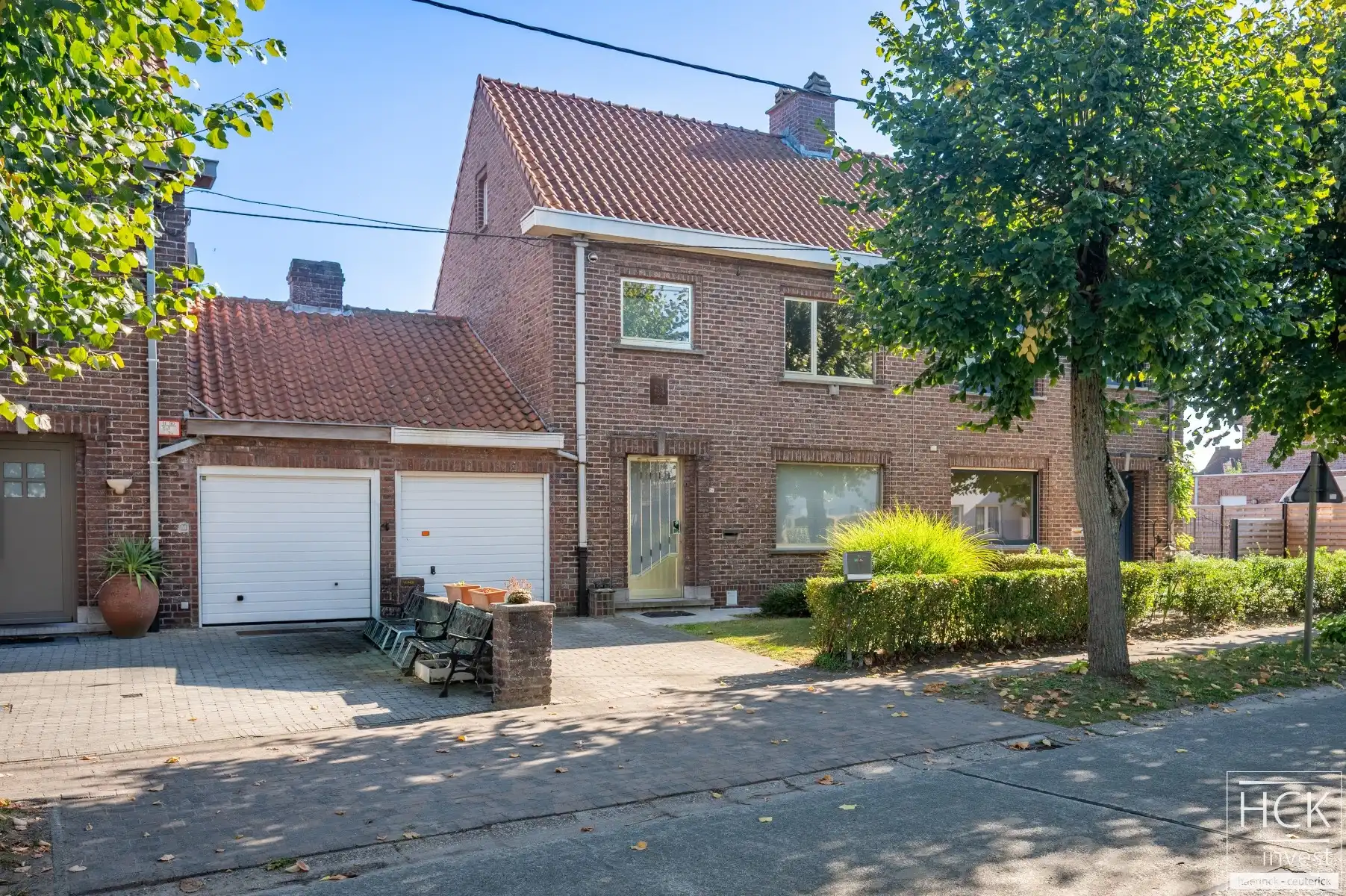 Hoofdfoto van de publicatie: ZULTE - Charmante te renoveren woning met 3 SLPK, garage & 2 zolders!!