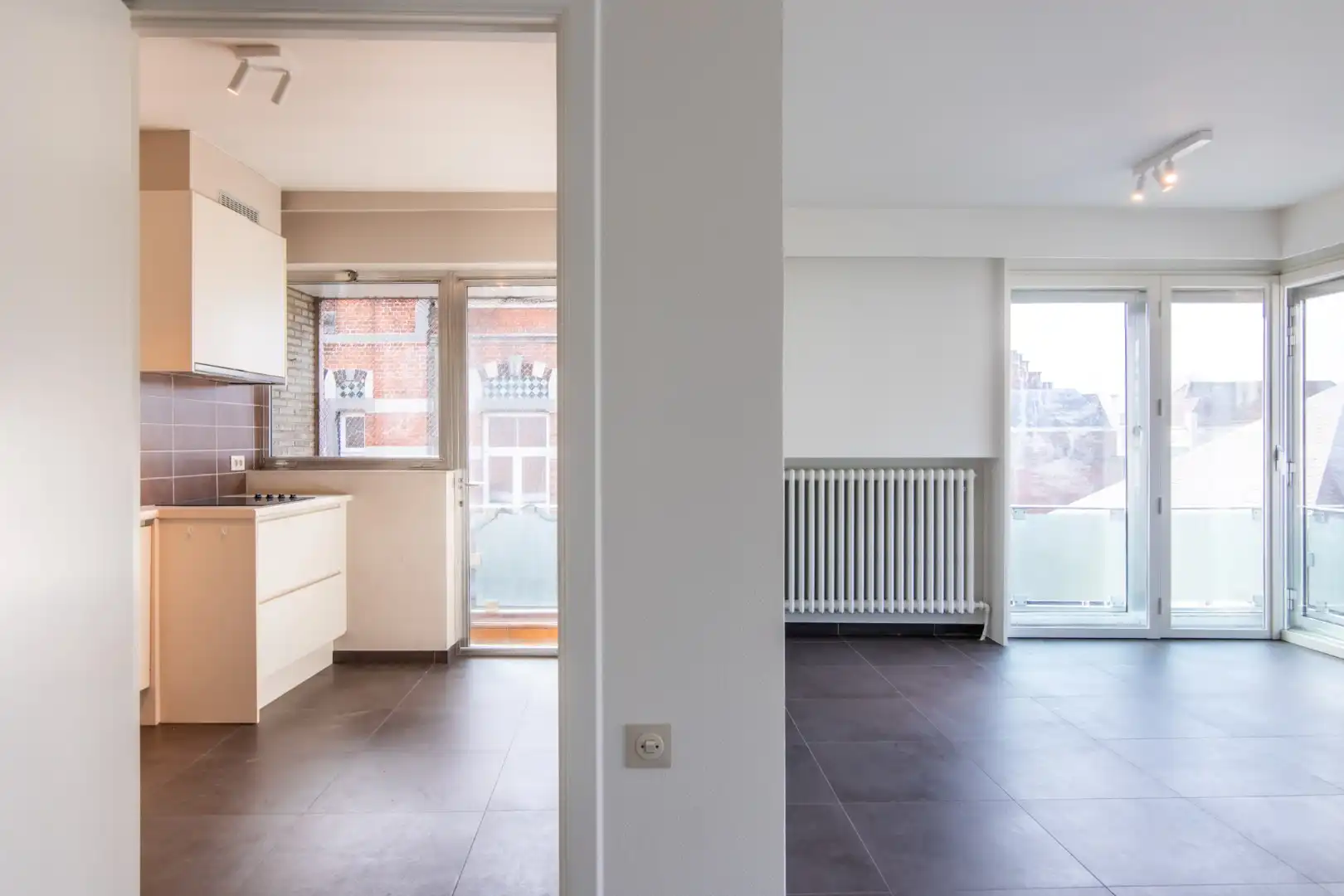 Lichtrijk appartement in hartje Izegem foto 10