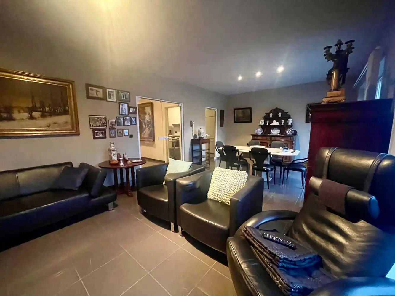 Gunstig gelegen woning met groot terras/tuin + een inpandige én een aparte garage foto 12