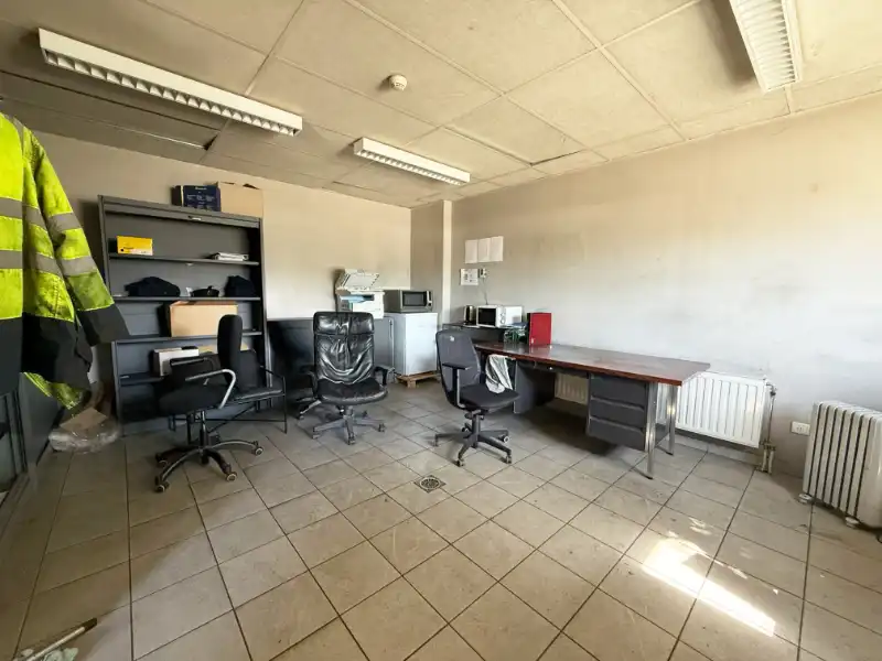 Magazijn te huur van 1.872 m² vlakbij de A12 foto 16