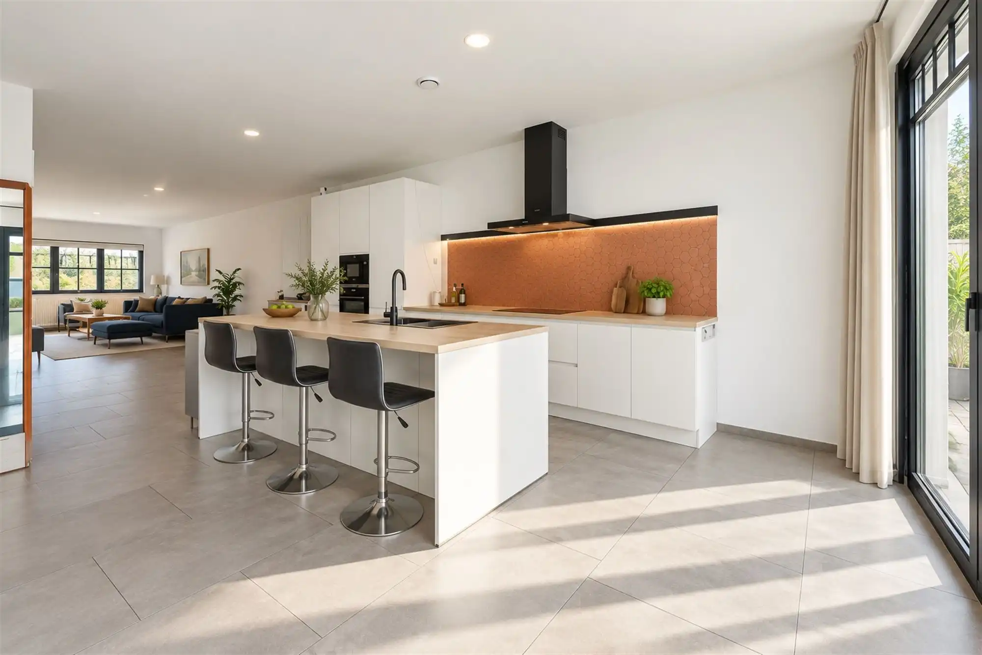 Ruime, instapklare woning met 5 slaapkamers en 2 badkamers  foto 14