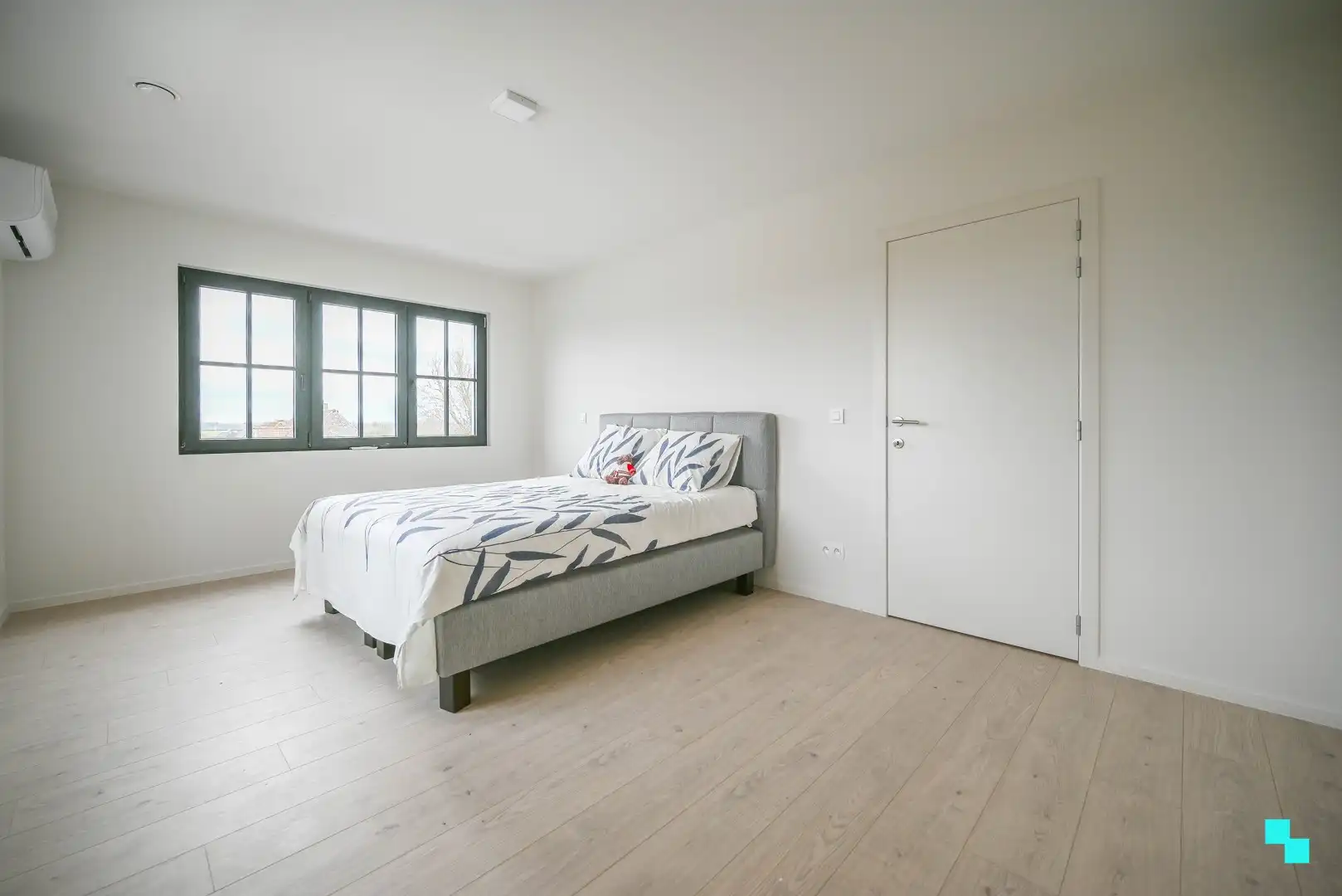 Ruime halfopen bebouwing in Zwevegem foto 14