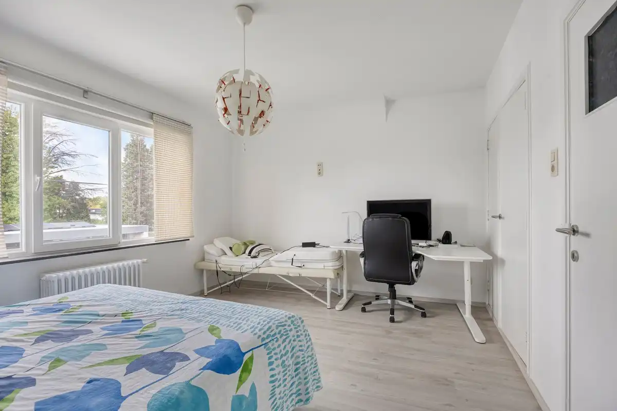 Instapklare gezinswoning met 5 slaapkamers op 16a 50ca in residentiële villawijk Henegauwberg foto 17