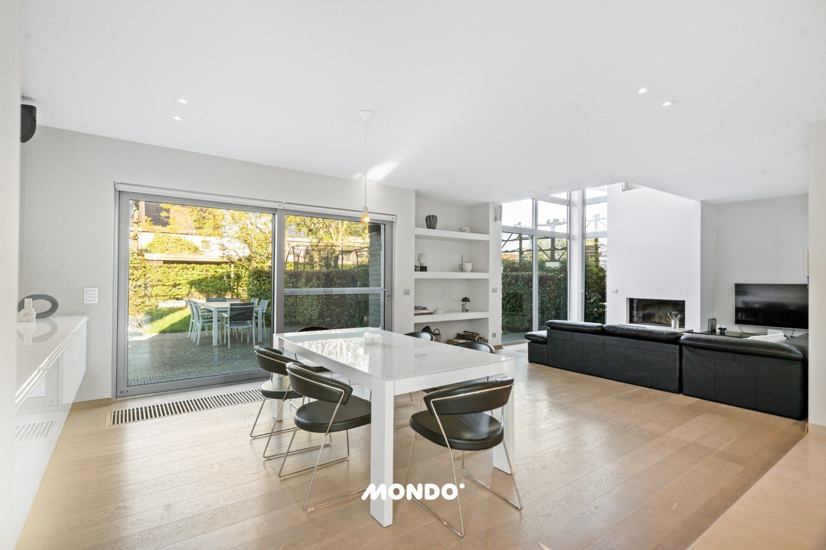 Toplocatie! Moderne, instapklare villa. foto 4