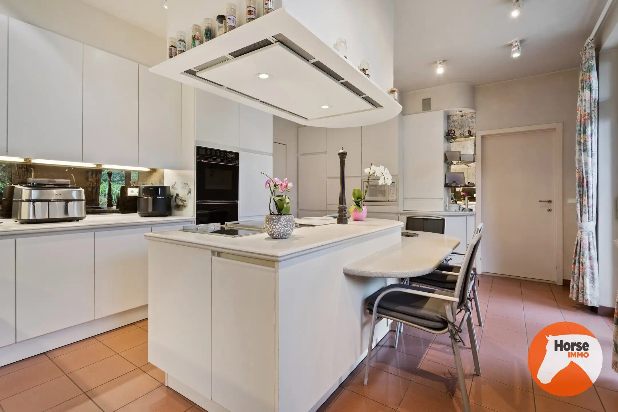 ROESELARE – Unieke villa met bijgebouwen op 4,7 ha foto 9