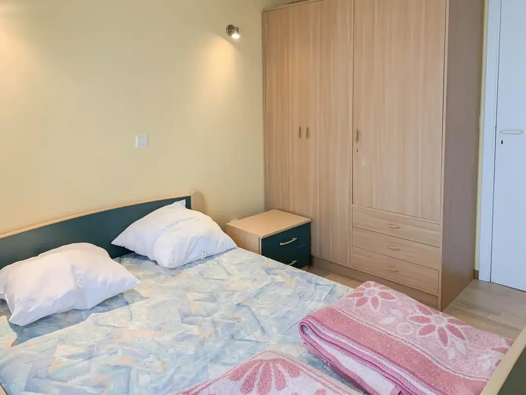 Appartement met twee slaapkamers te koop in De Panne! foto 11