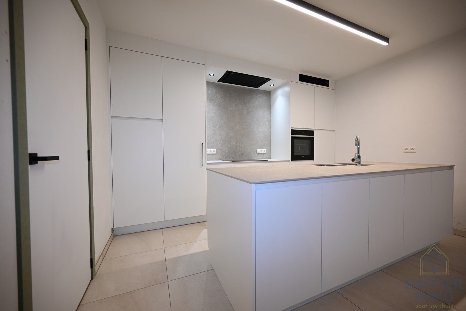 Te Huur: Ruim gelijkvloers appartement in het centrum van Ingelmunster 🏡 foto {{pictureIndex}}