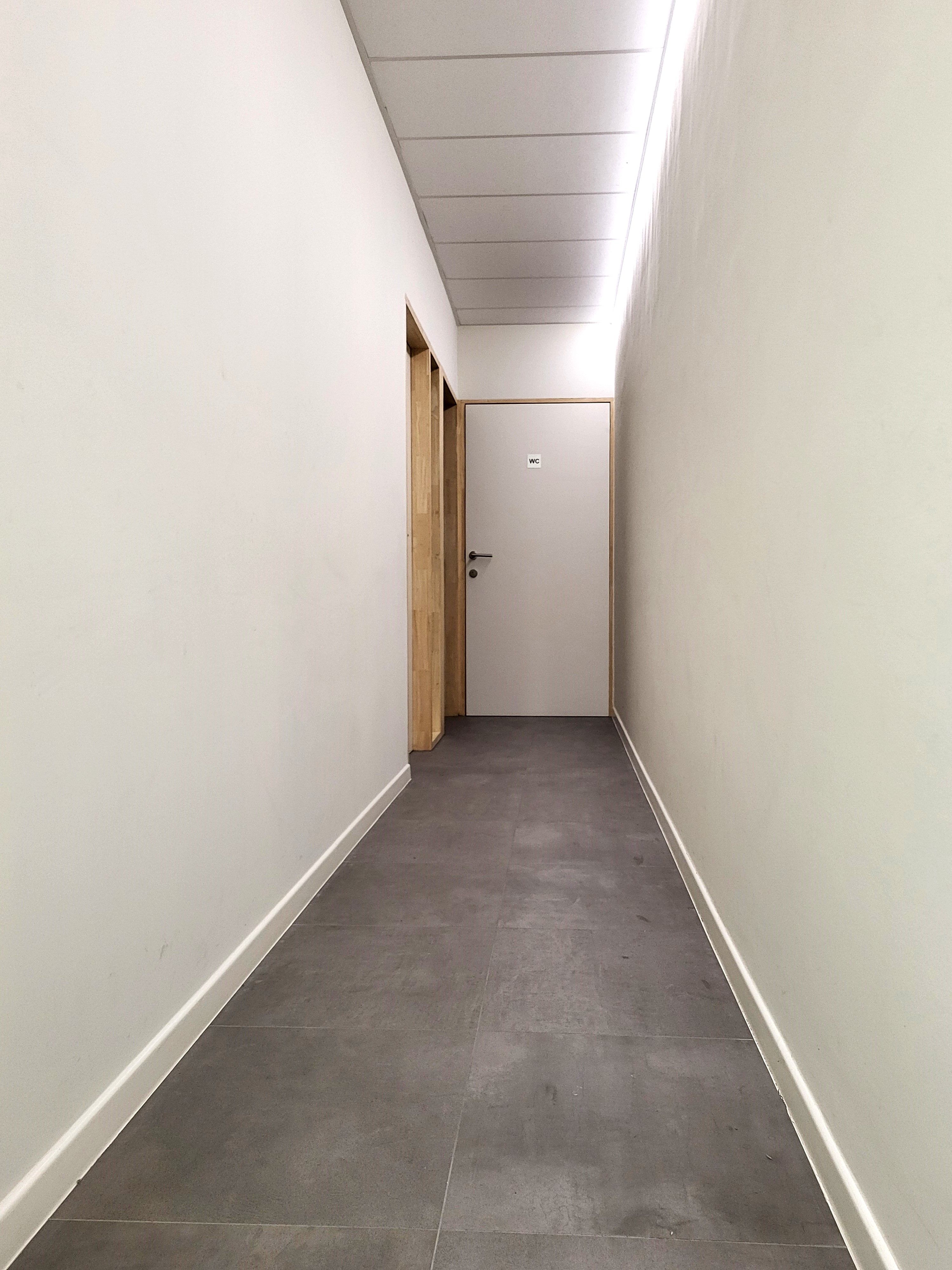 Modern handelspand (2017) op topligging in Zottegem! foto 11