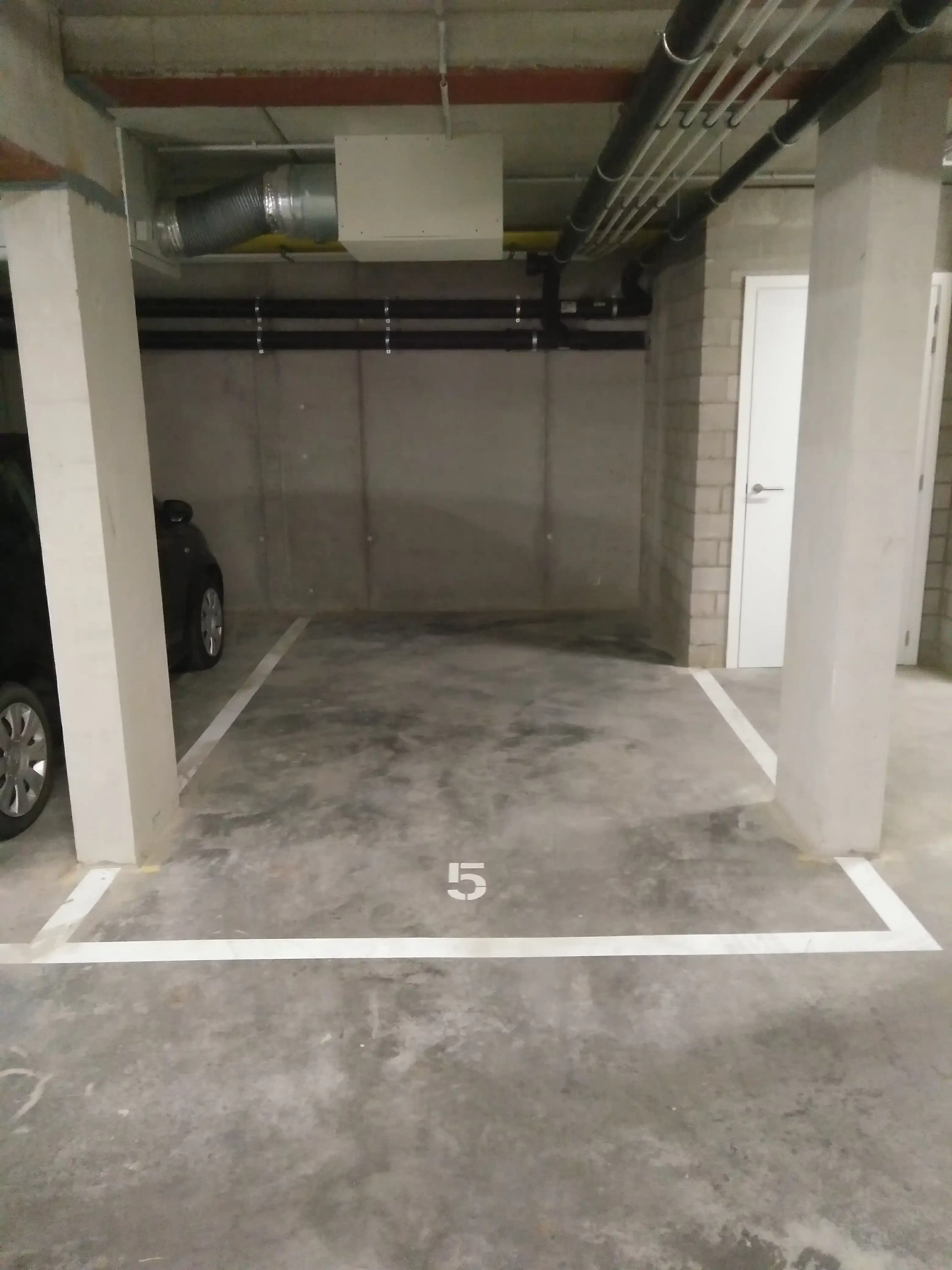 Recent appartement met twee slaapkamers en autostaanplaats foto 13