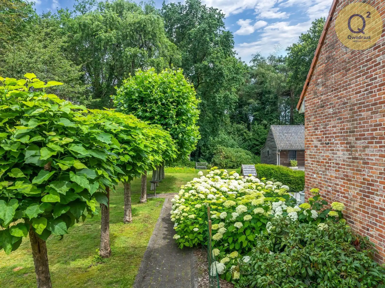 Rustig gelegen villa van met zwembad en poolhouse  foto 82