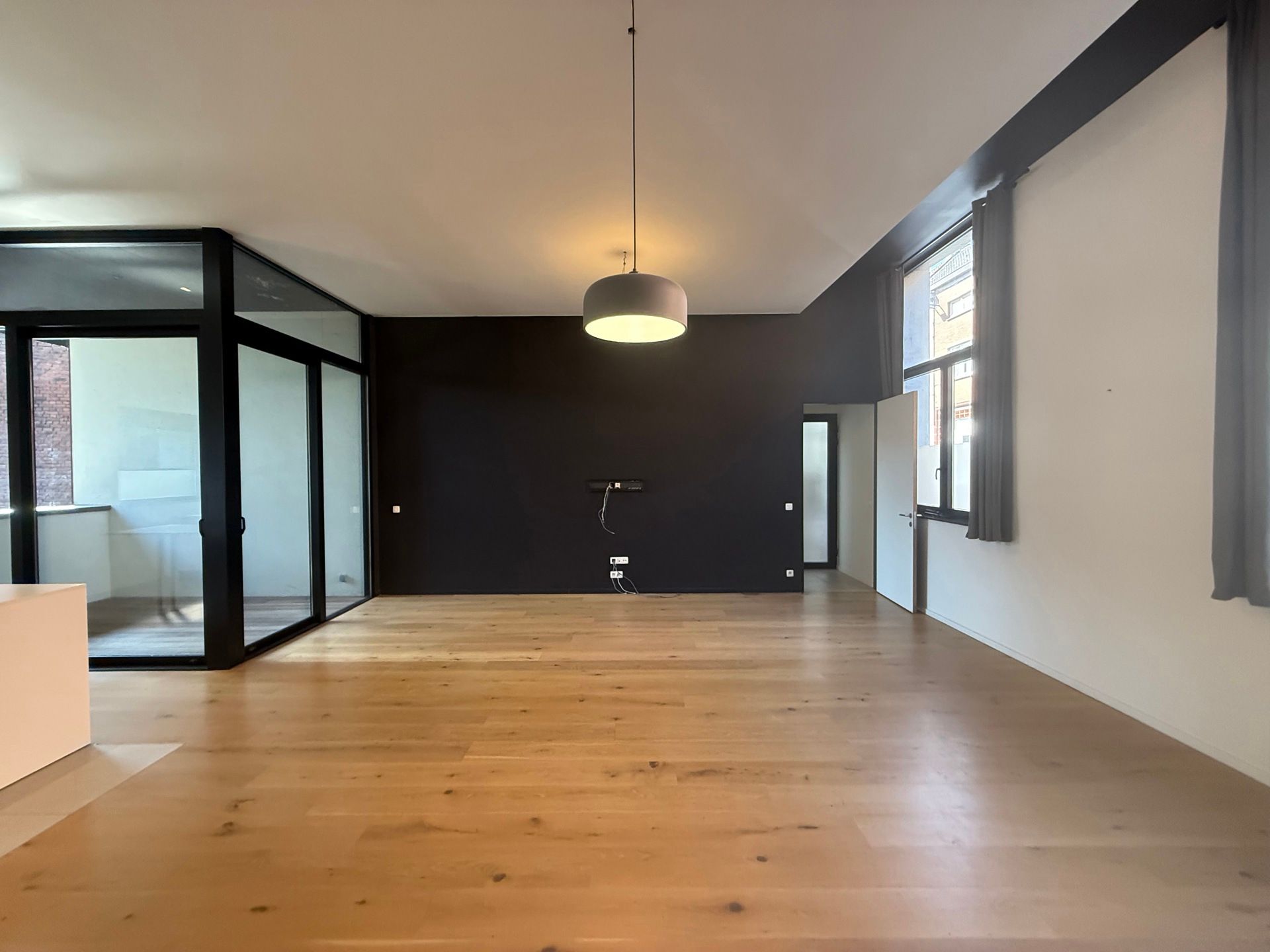 AALST - CENTRUM - Lichtrijk gelijkvloers appartement met staanplaats foto 4