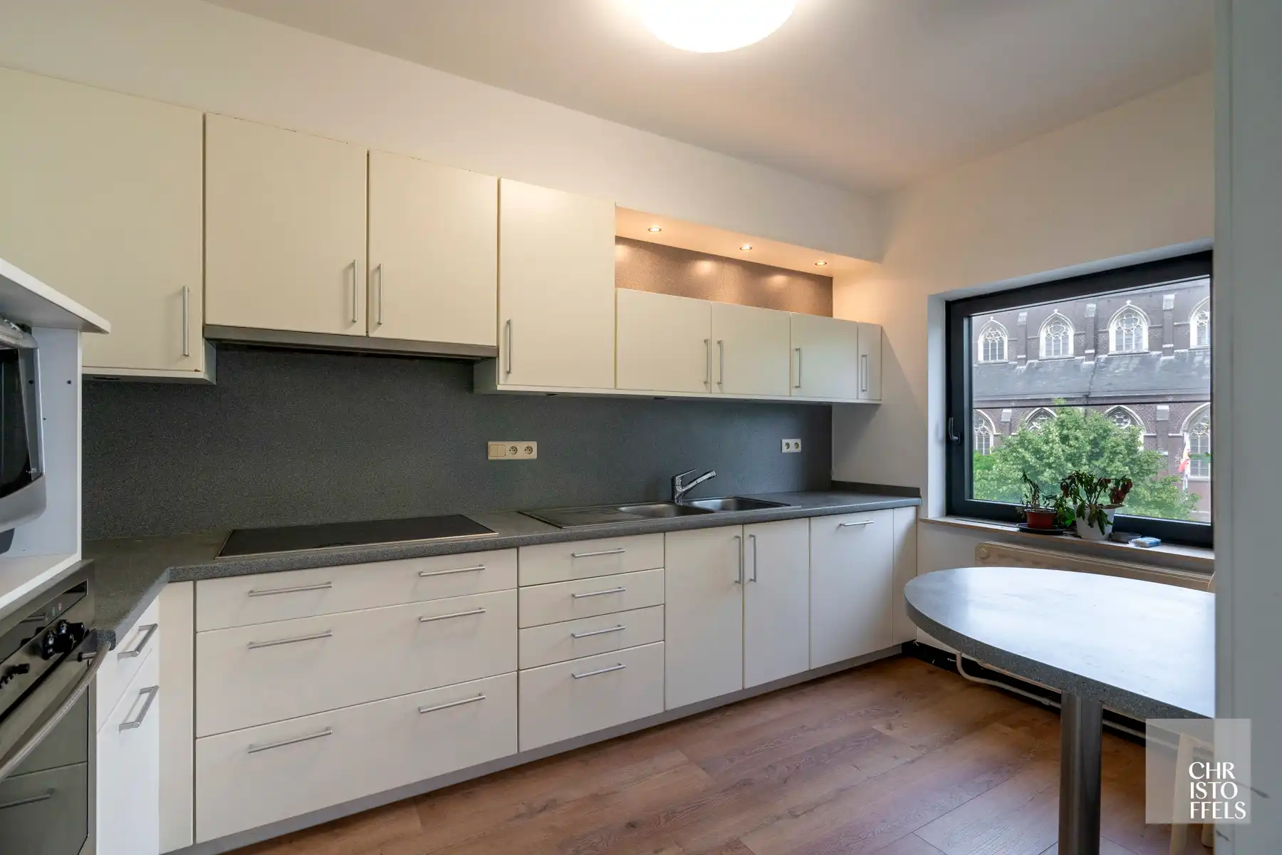 3-slaapkamerappartement (106m²) in hartje Lanaken! foto 2