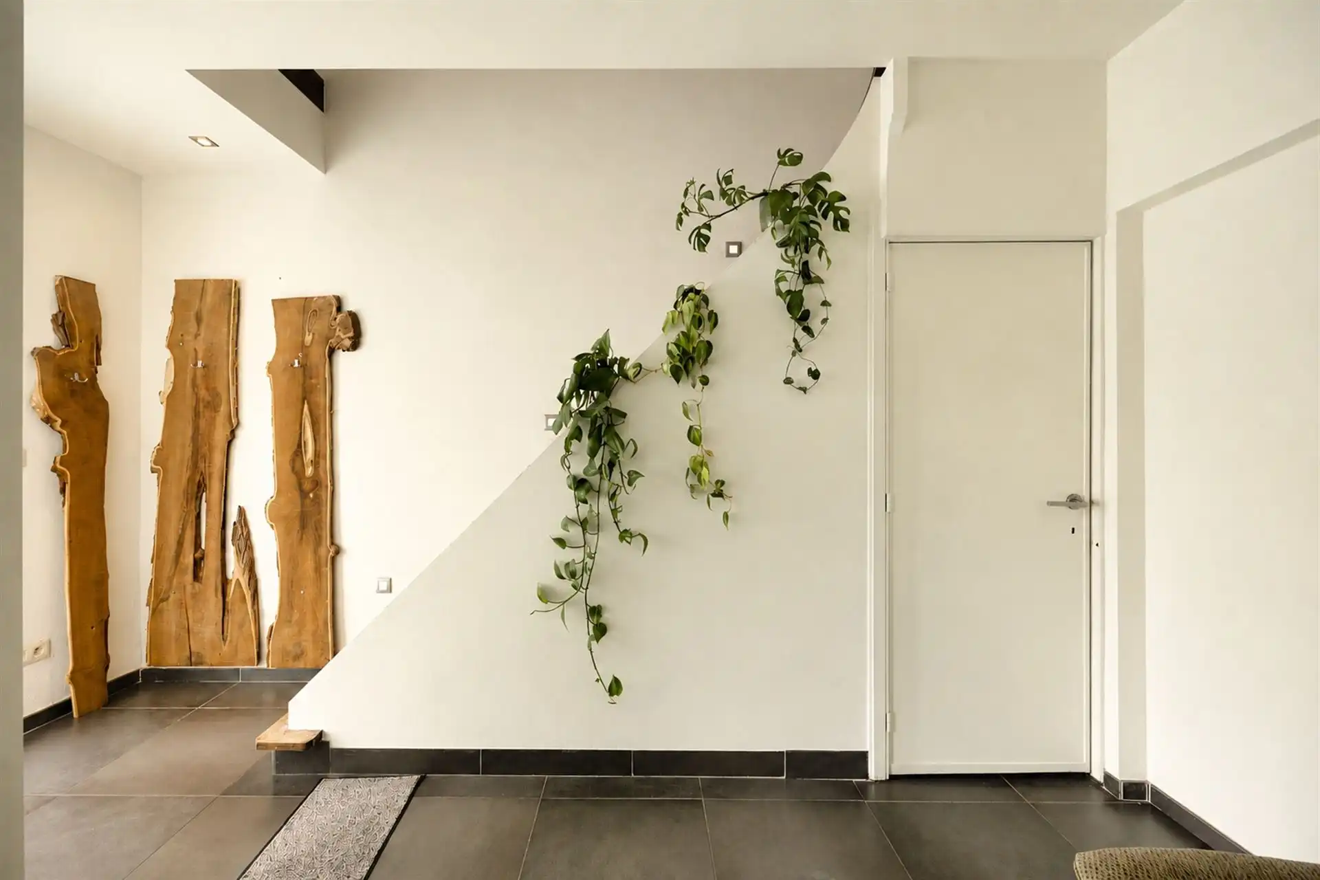 Rustig wonen aan het water met een zonnige, biodiverse tuin foto 4