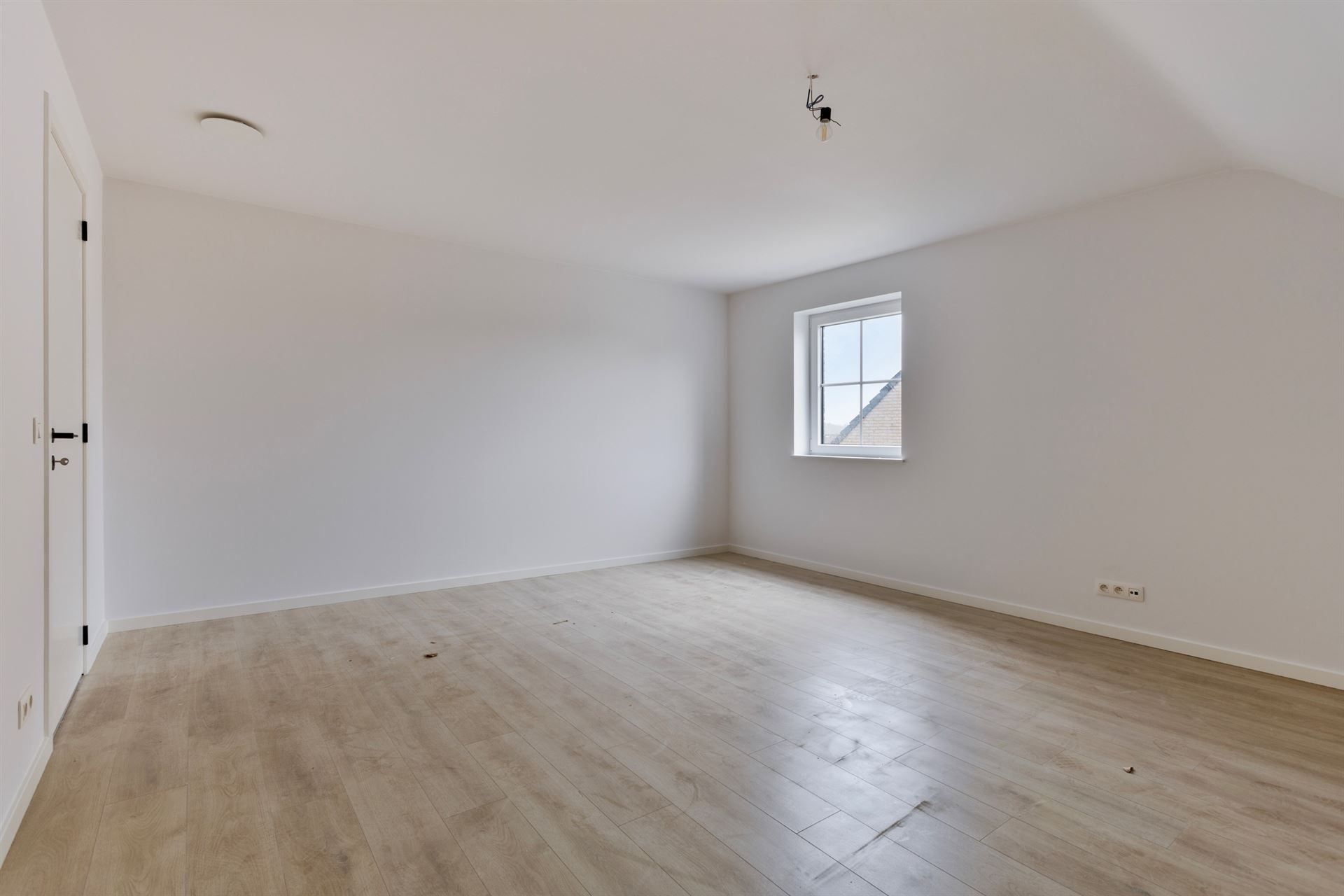 Nieuwbouw van 320 m² met 6 slpk - 2 badk  foto 18