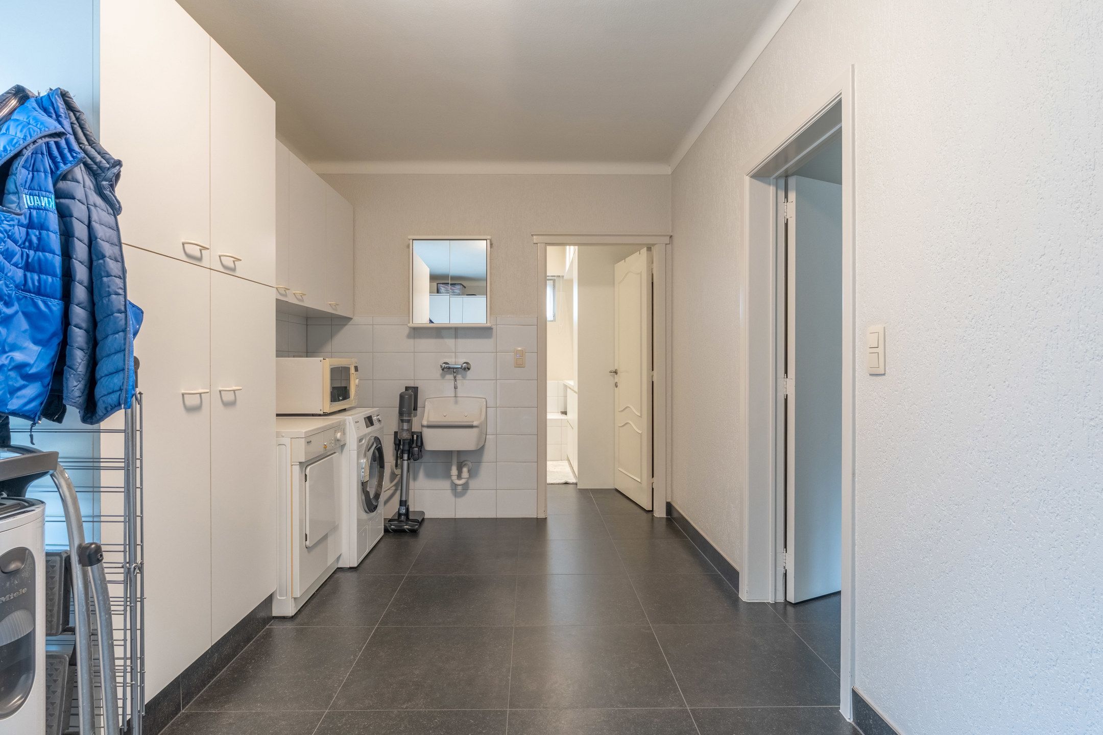 Ruime woning met o.a. 3 slpks (mogelijk meer) en garage. foto 11