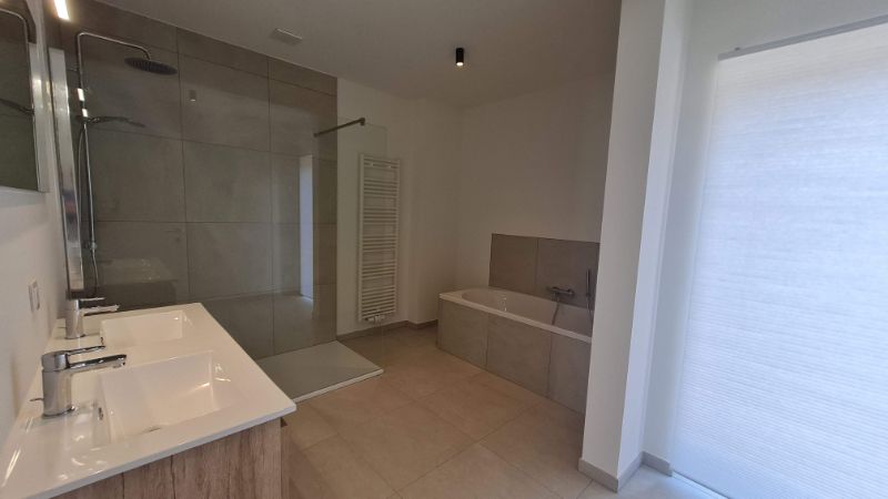 instapklaar 3 slaapkamer appartement met autostaanplaats foto 9