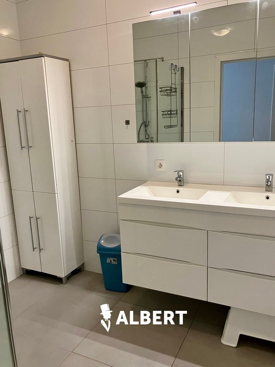 Ruim gemeubeld appartement met terras en 2 slaapkamers ! foto 17