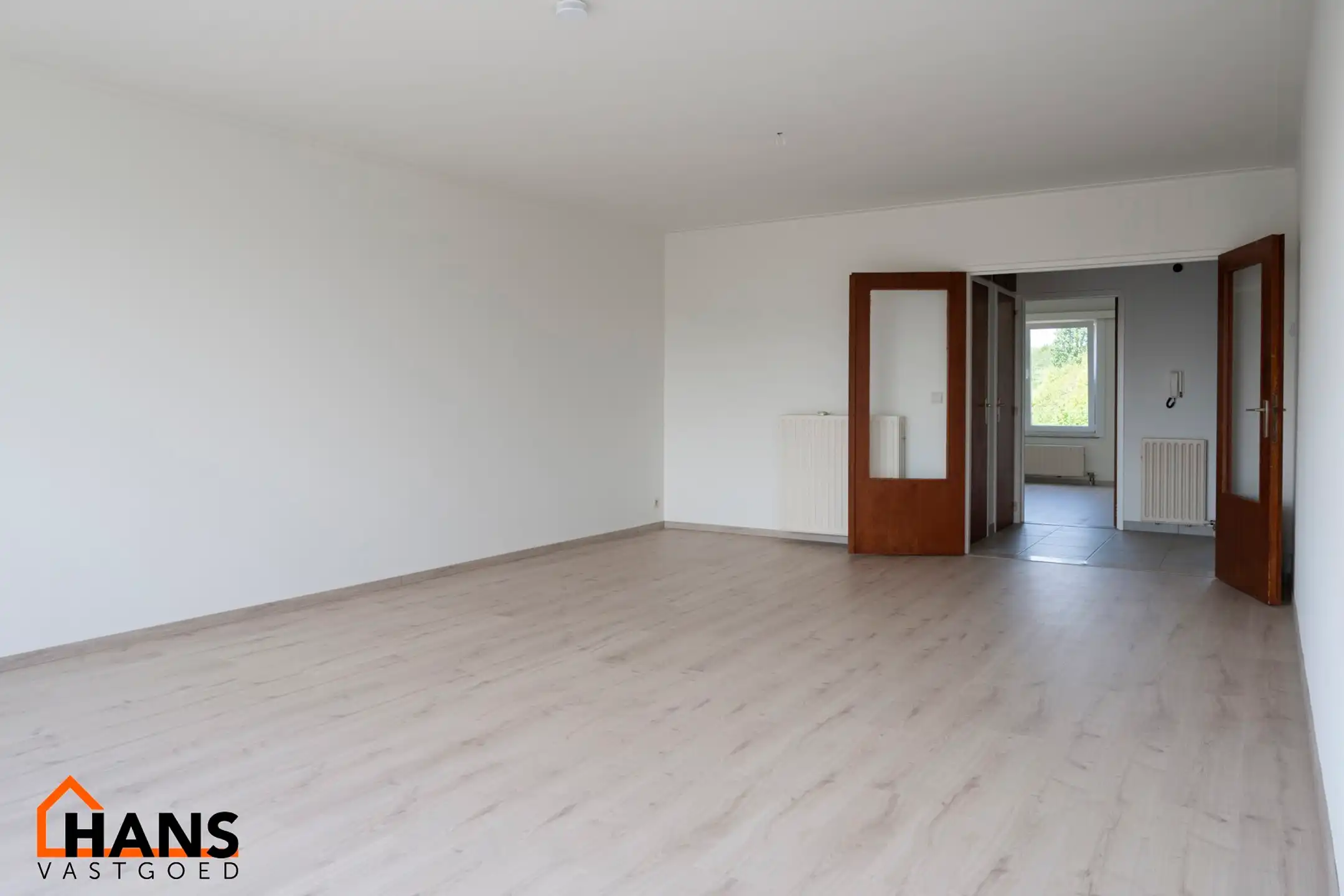 2 slaapkamerappartement met garage. foto 6