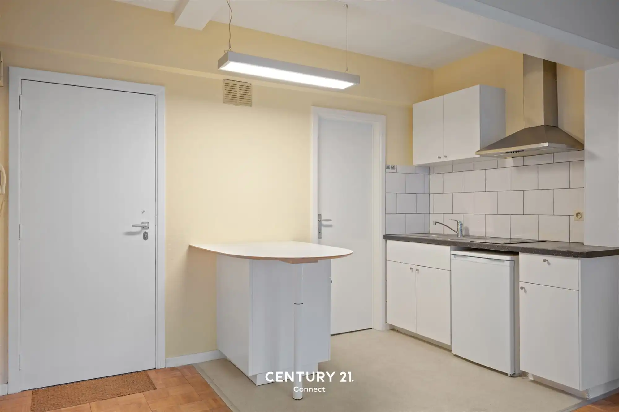 Uiterst ruime studio met balkon te Leuven foto 7