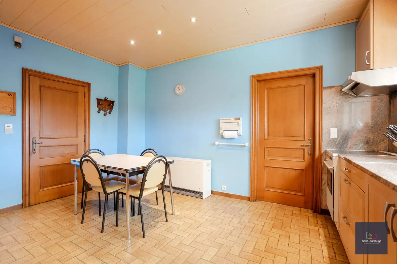 Ruime bungalow met garage op 1980m² grond  foto 11