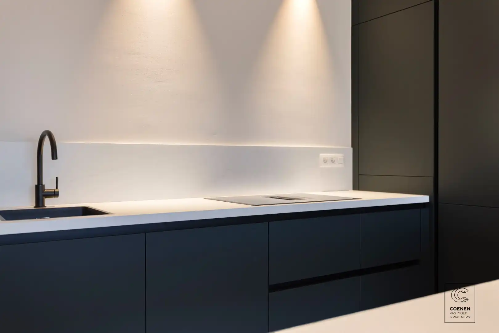 Prachtig gerenoveerd appartement van 87 m² op centrale ligging te Wilrijk! foto 6