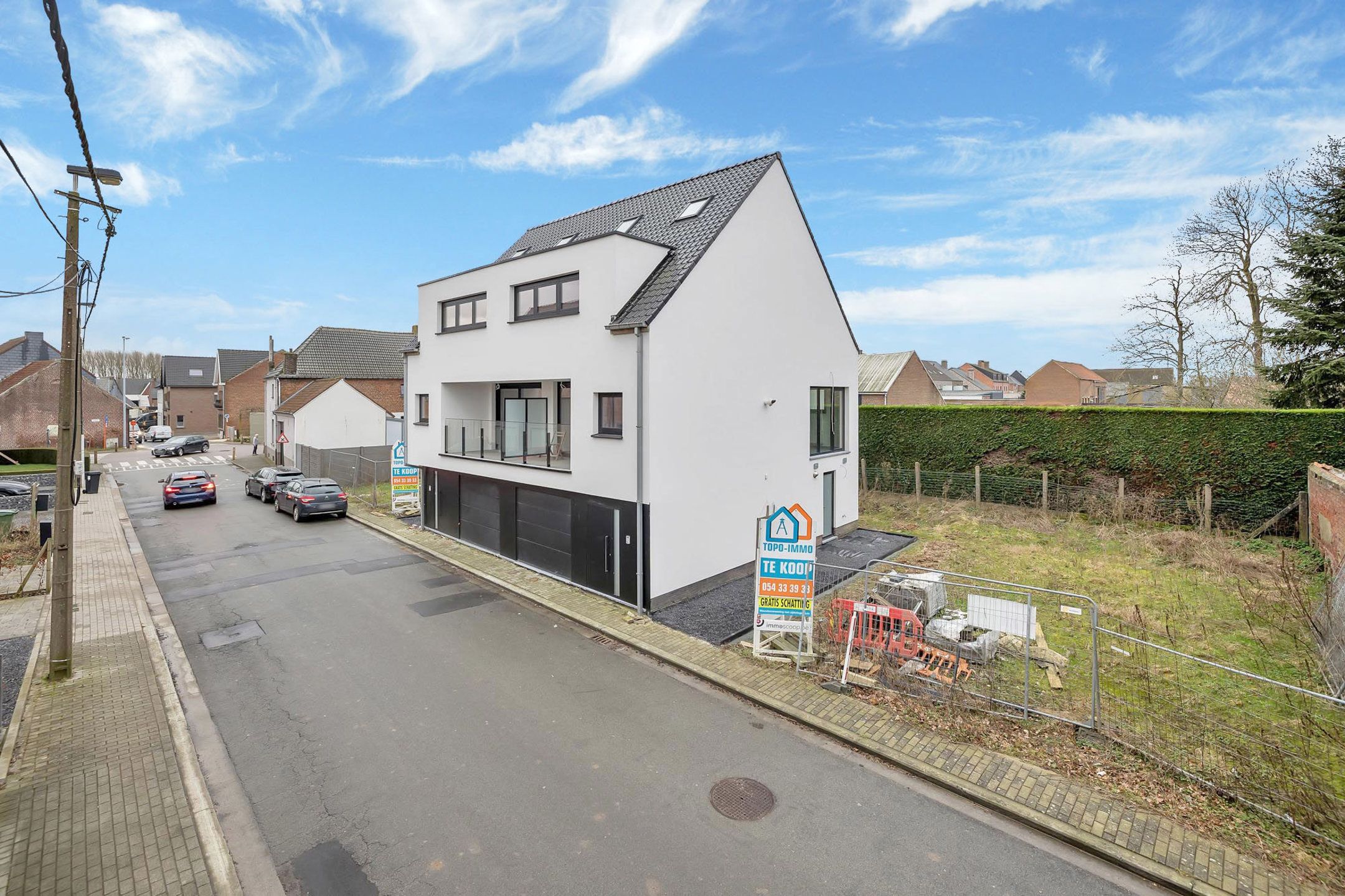 Nieuwbouwwoning met 3 slpkmr en ruime tuin op goede locatie! foto 2