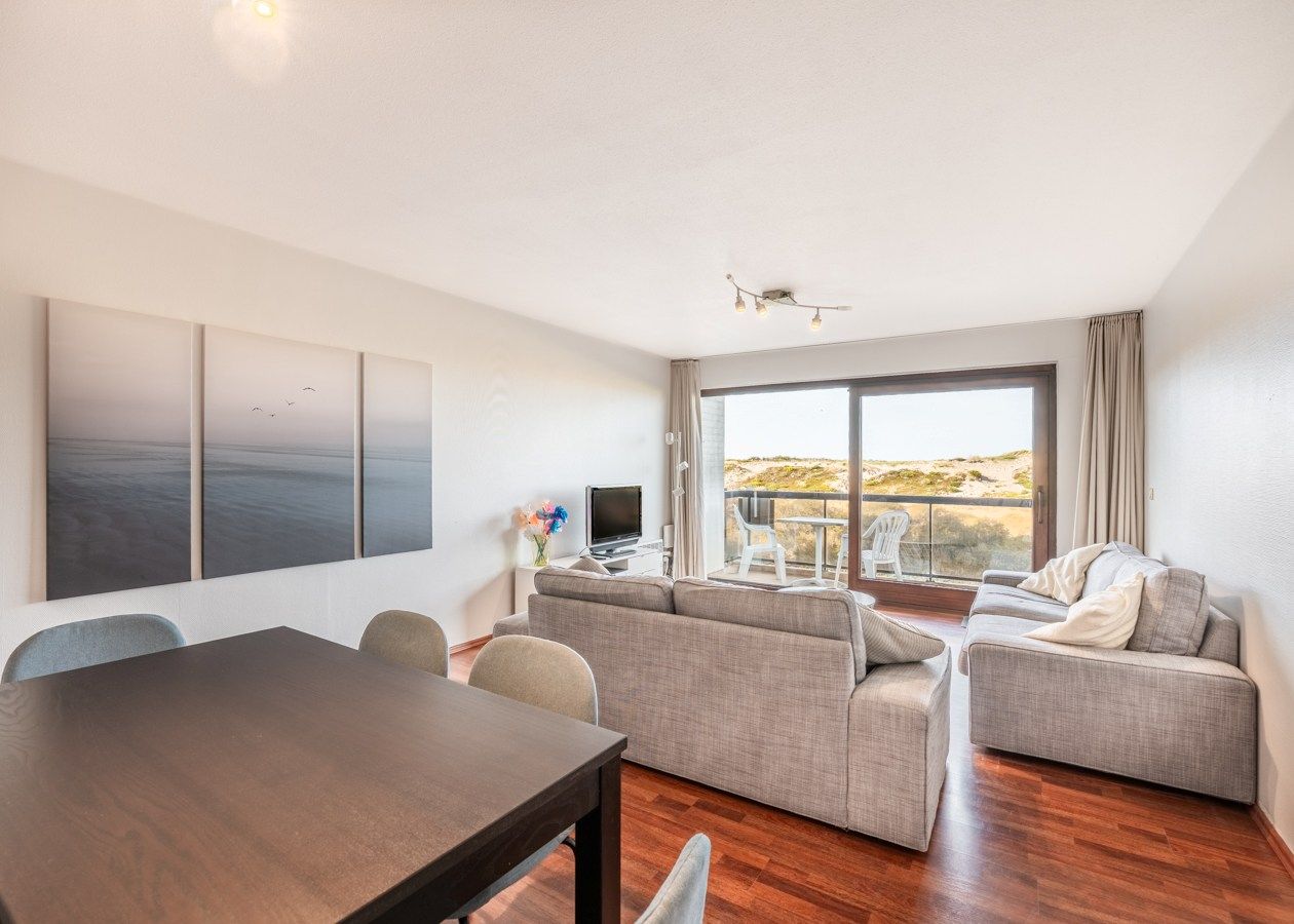 Ruim appartement op de Zeedijk van Oostduinkerke  foto 3