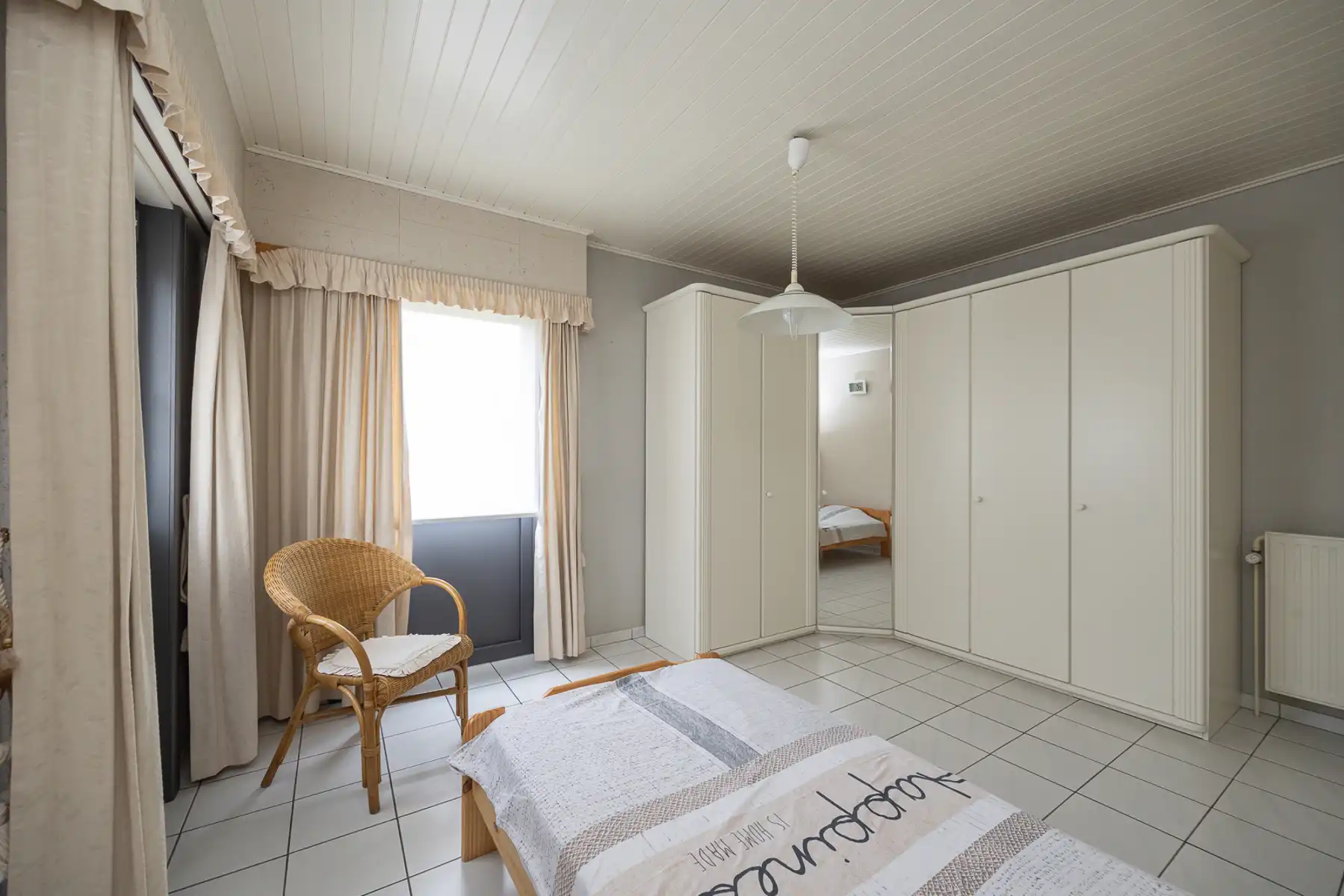 Laagbouwwoning met 3 slaapkamers, veranda, garage, zolder en prachtig open zicht in Wuustwezel. foto 15