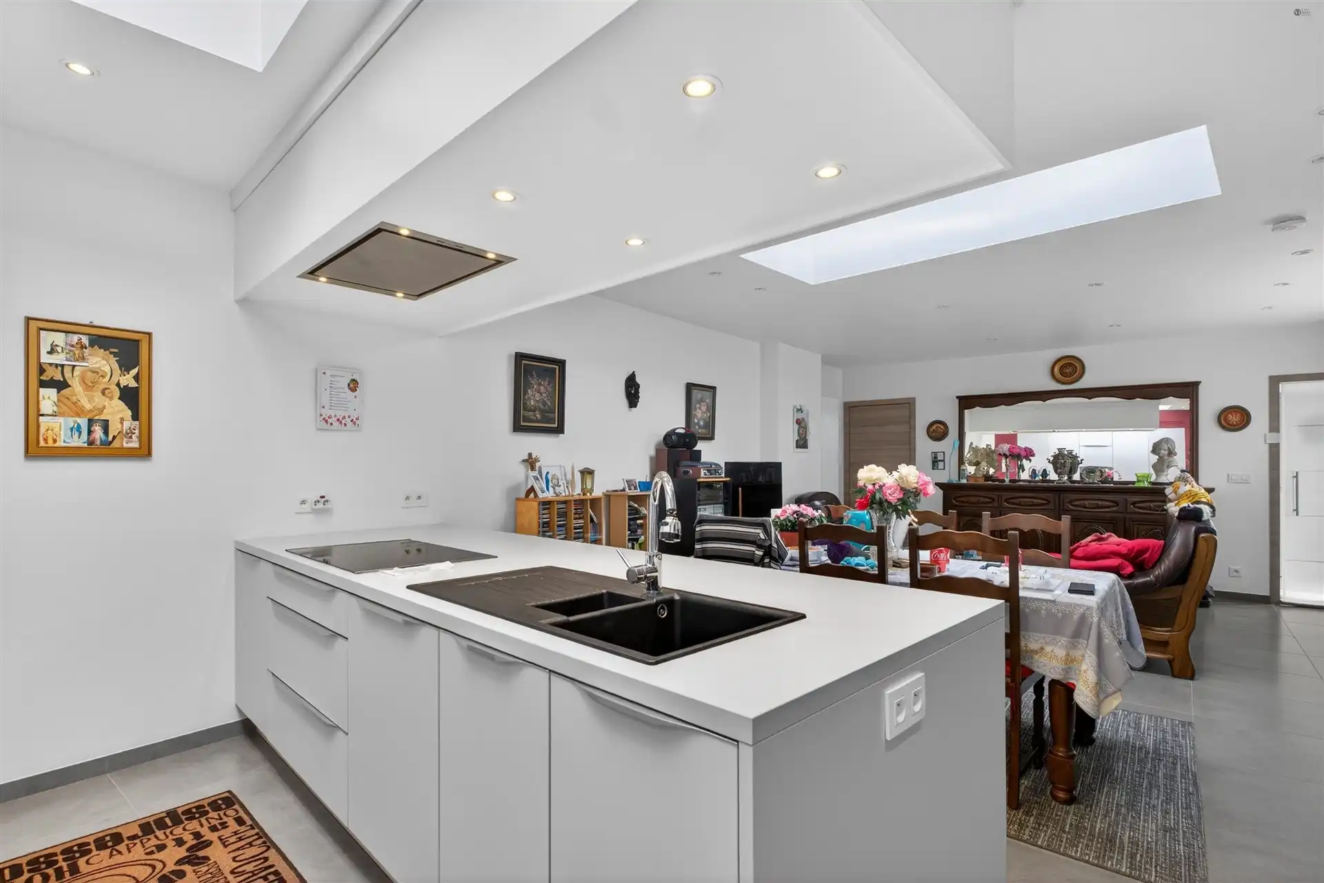 HOB met ruime oprit te Moerbeke foto 3