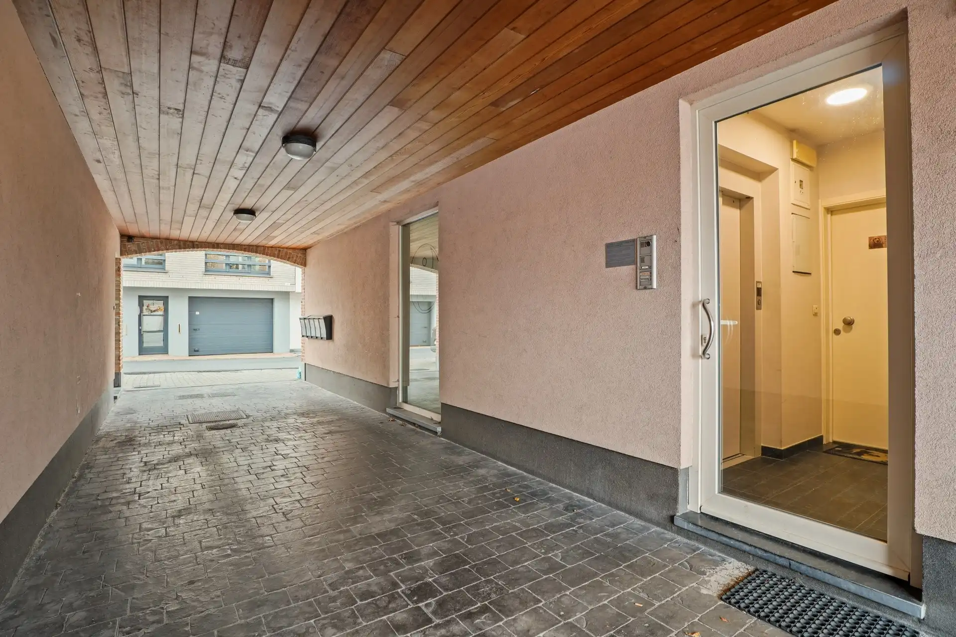 Ruim gelijkvloers appartement met 2 slaapkamers, terras en staanplaats te Berlare foto 15
