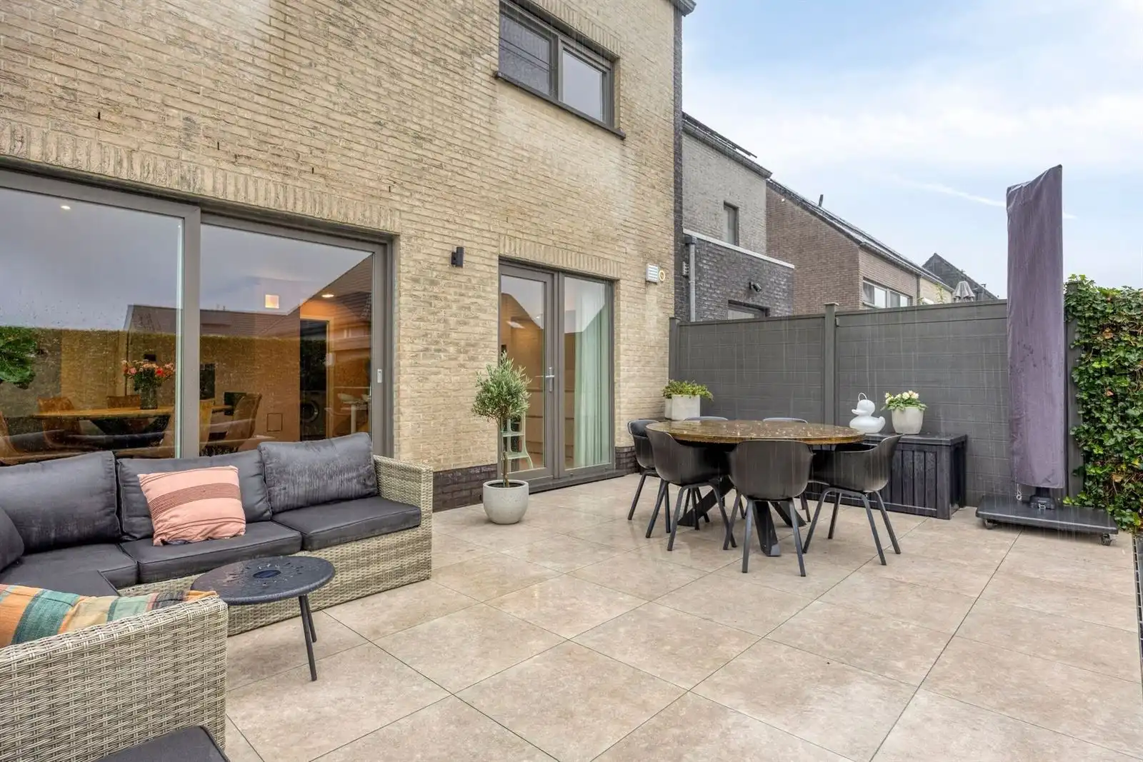 Halfopen bewouwing 5 slaapkamers met tuin  foto 26