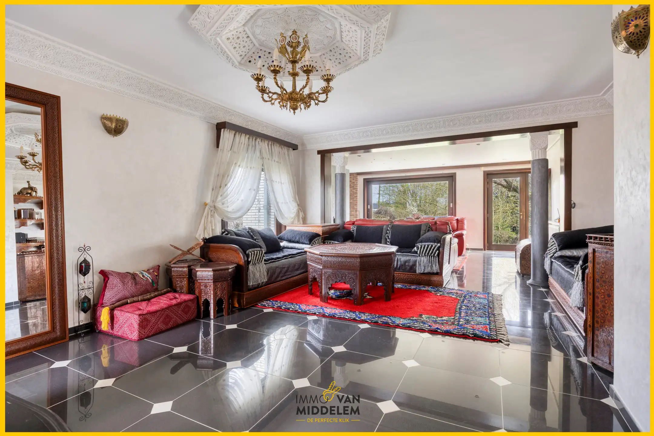 RUIME WONING MET 6 KAMERS EN GROTE TUIN foto 2