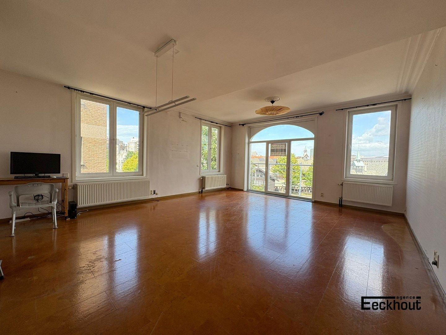 Hoofdfoto van de publicatie: Lichtrijk en ruim appartement op gegeerde locatie