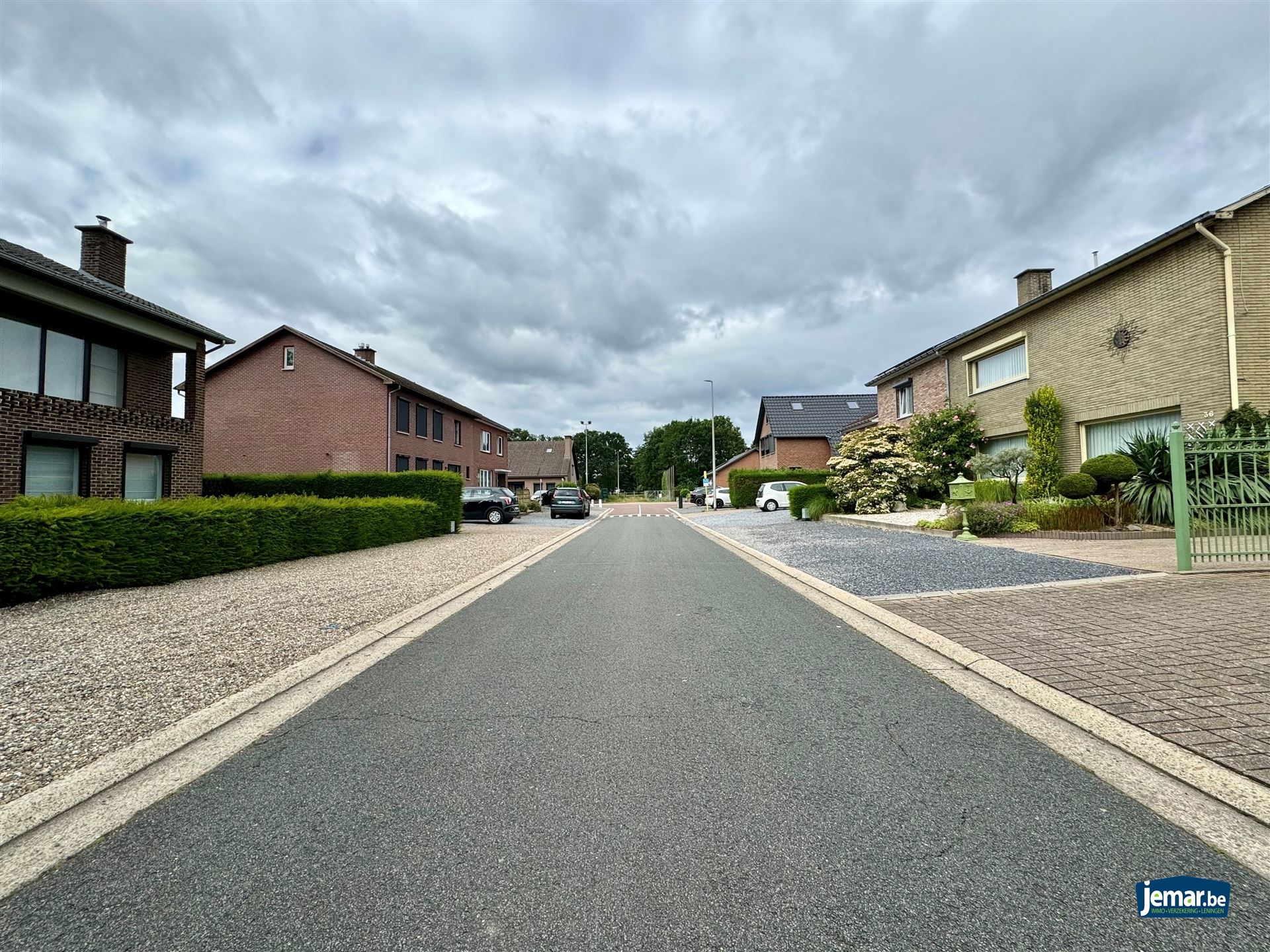 Royale bouwgrond voor halfopen bebouwing van maar liefst 17a28ca! foto 4