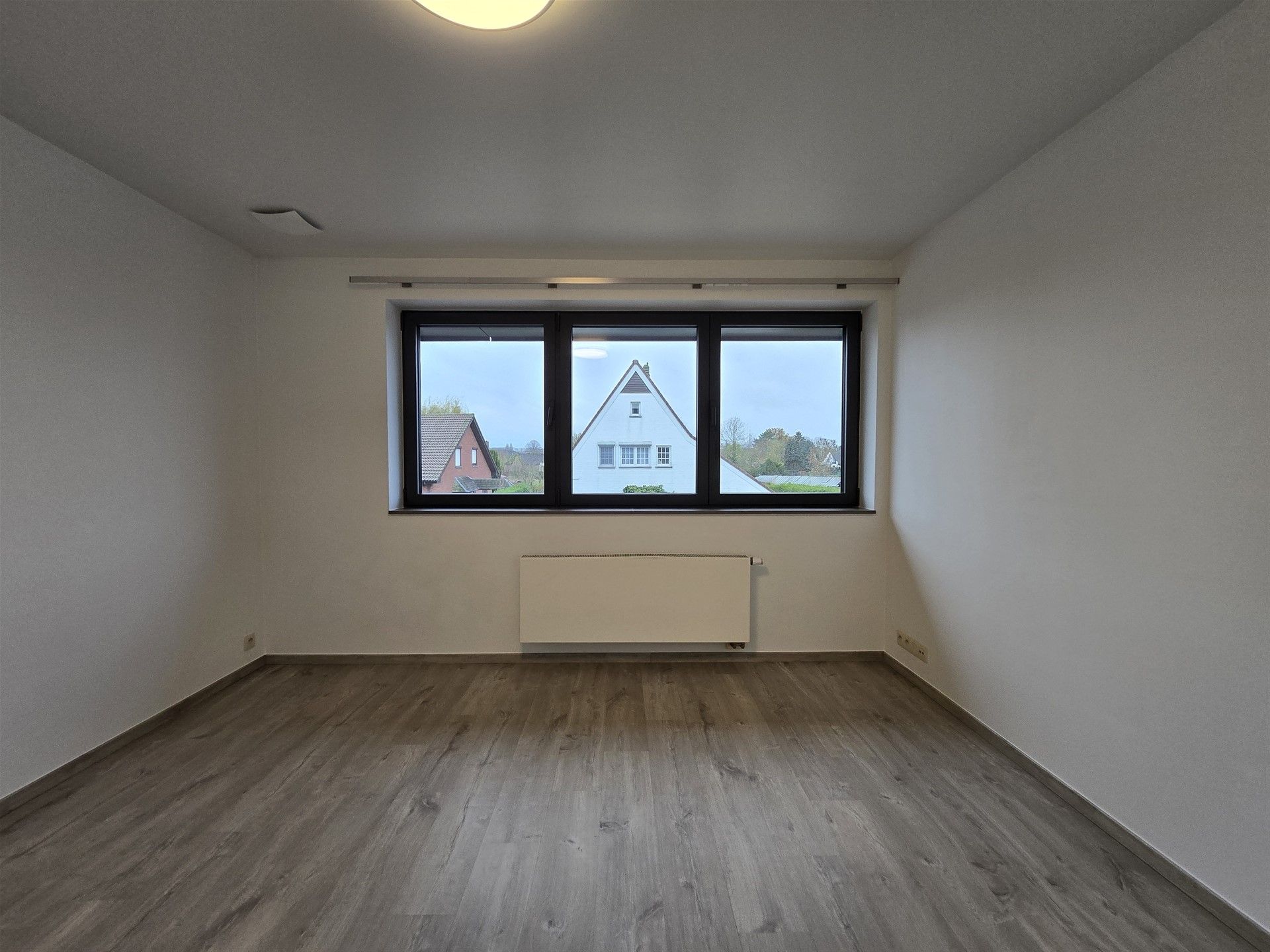 Moderne, energiezuinige woning (200m²) met 4 slaapkamers en tuin foto 15