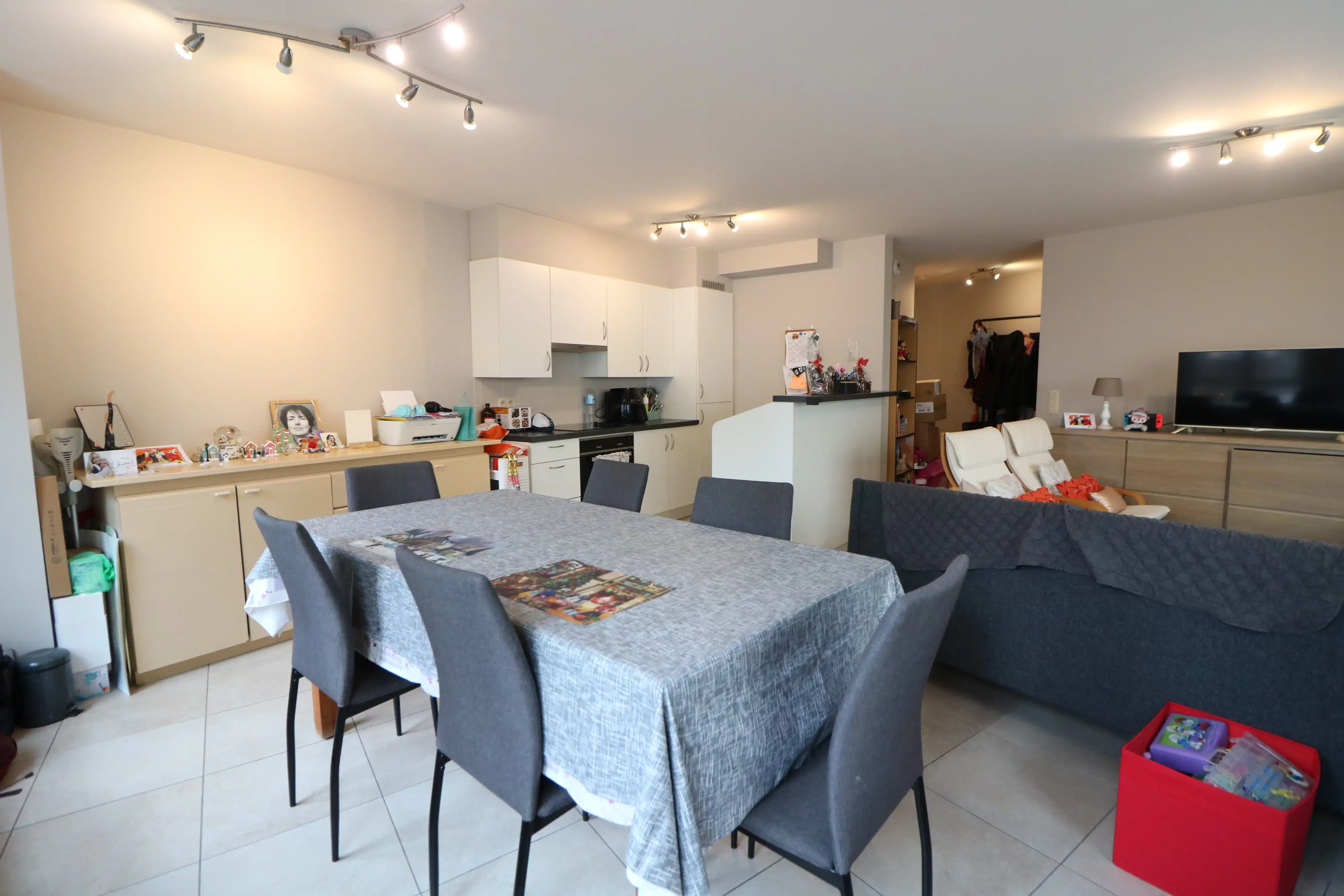 Recent hoekappartement met 2 slaapkamers en open zicht op het Casinoplein. foto 3