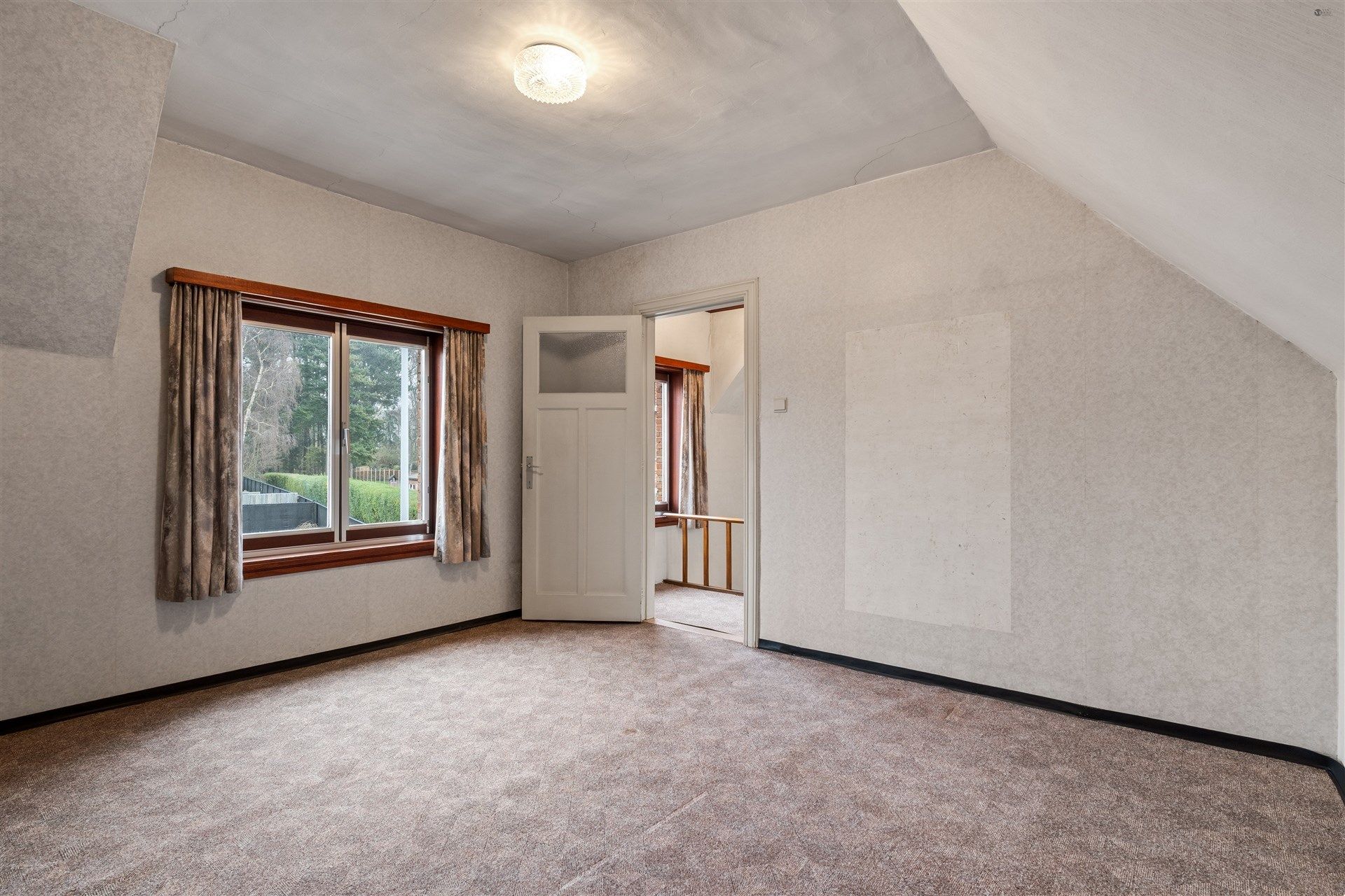 Te renoveren knusse HOB met overweg foto 12