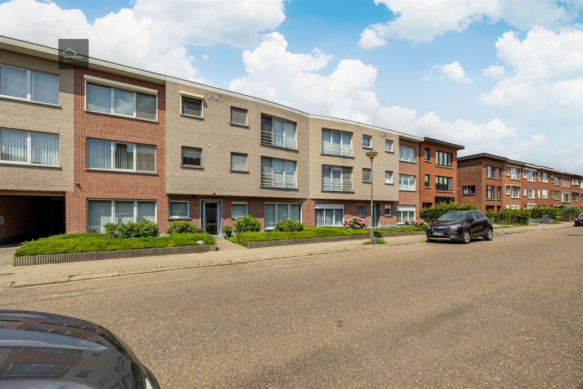 Ruim instapklaar appartement met garage en staanplaats foto 24