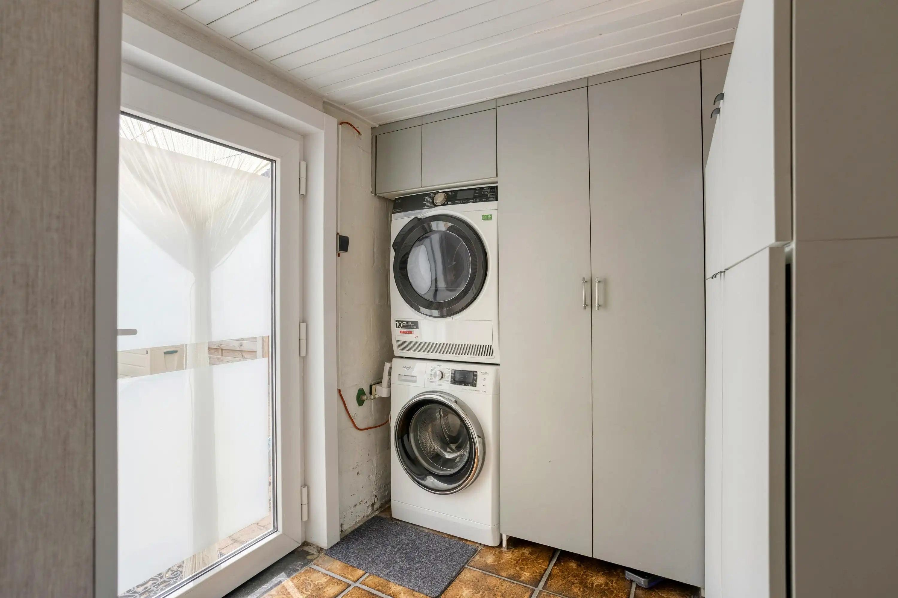 Ruim 3-gevel huis te koop in Roosdaal foto 9