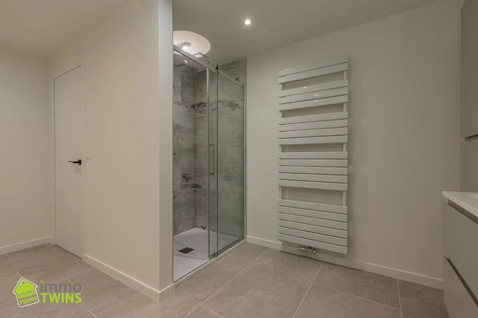 Te koop Instapklare ruime woning met achterliggende weide in Zele foto 13